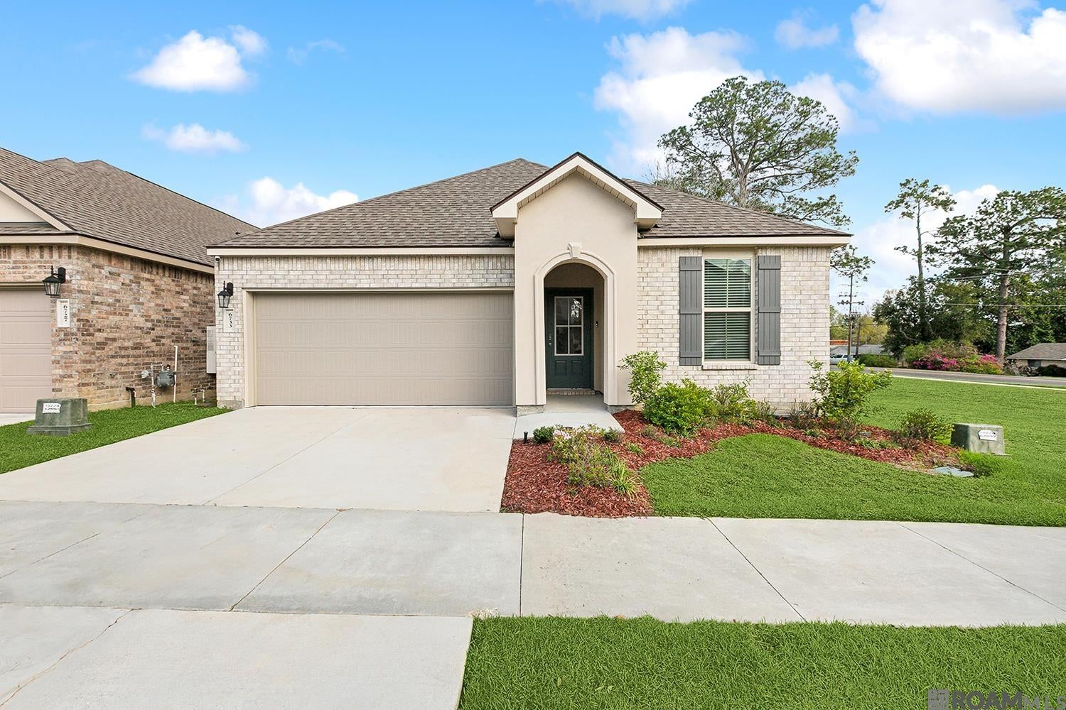 6733 Tiger Pointe Dr — photo