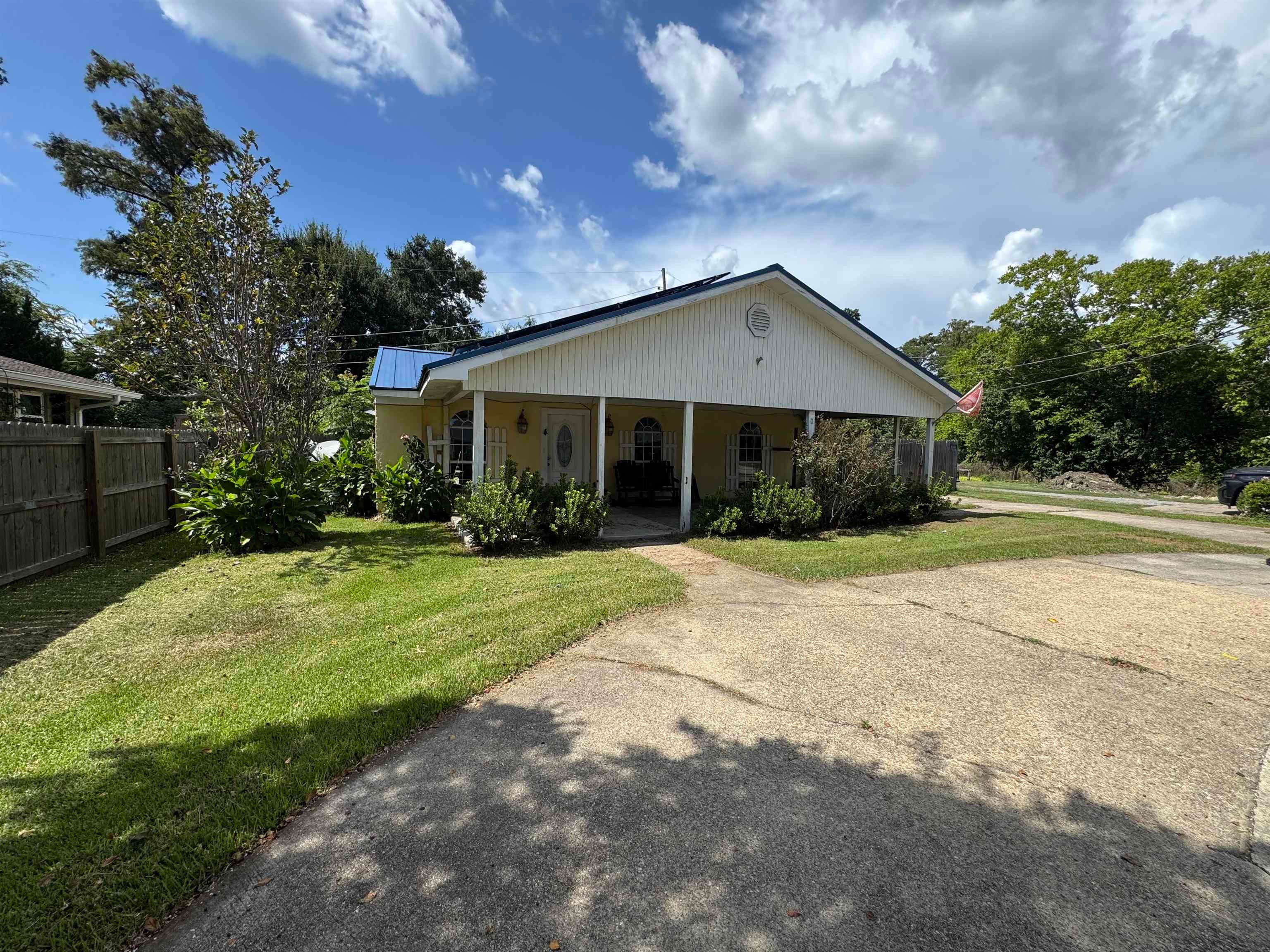 713 Highland Dr — photo
