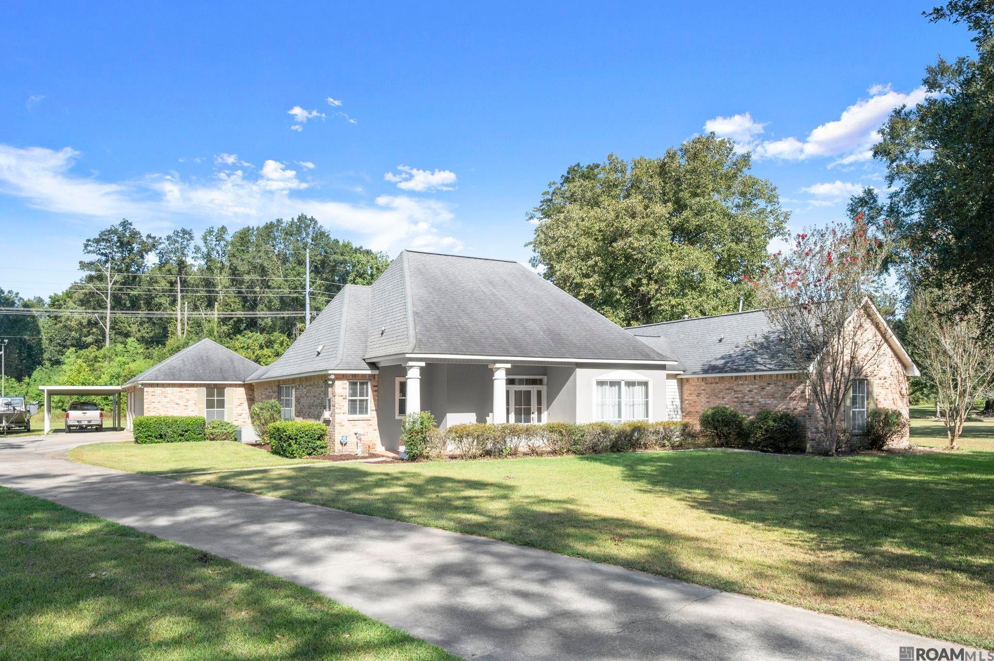 10241 Woodland View Dr — photo