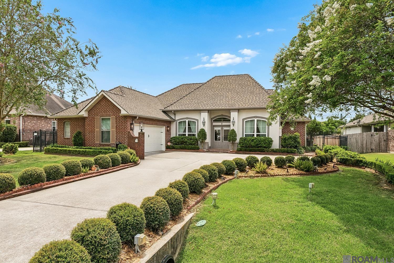 311 Riverwood Dr — photo