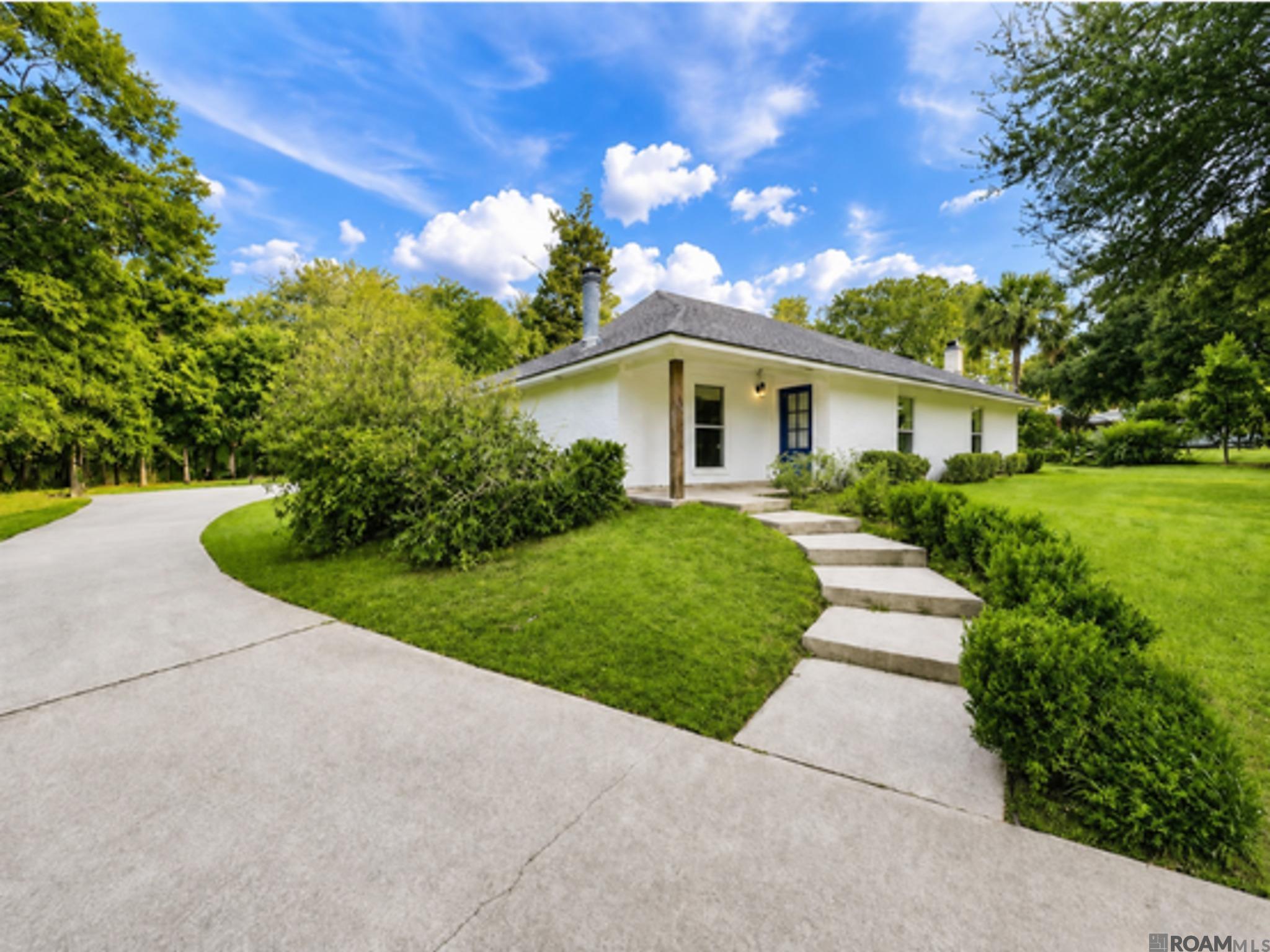 856 Rodney Dr — photo