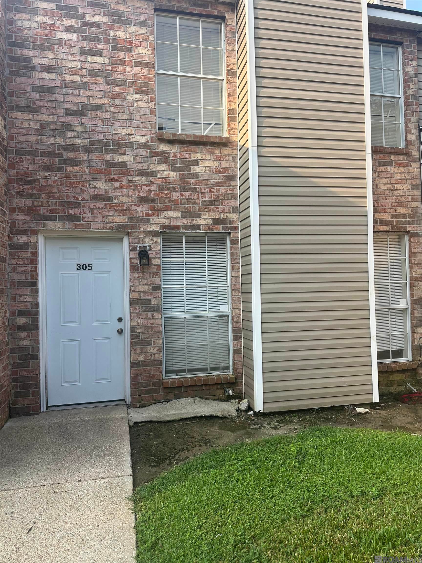 6212 Stumberg Ln #305 — photo