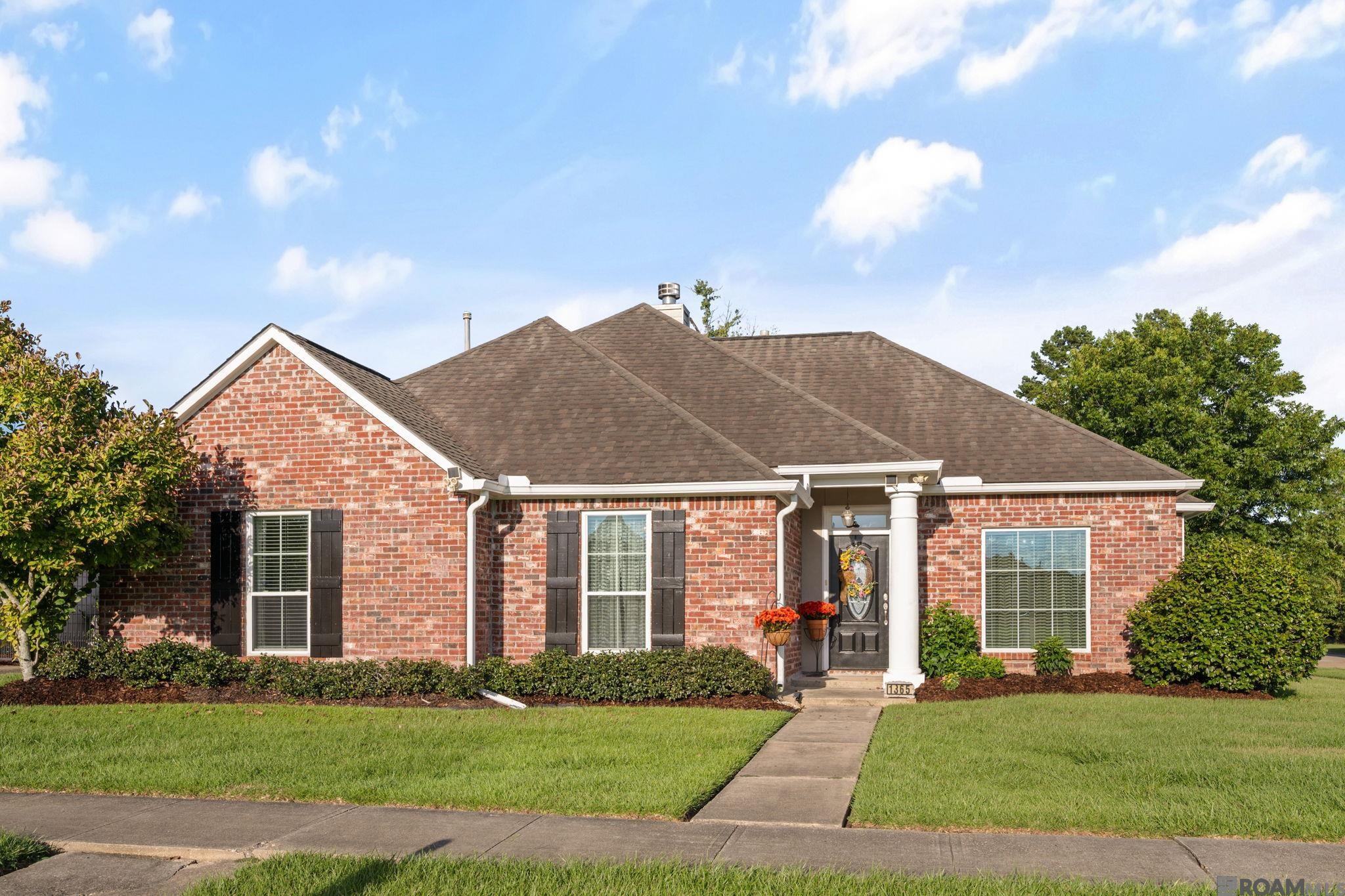 1365 Woodway Dr — photo