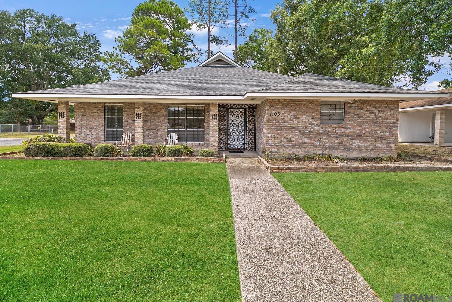 1105 Roundhill Dr — photo