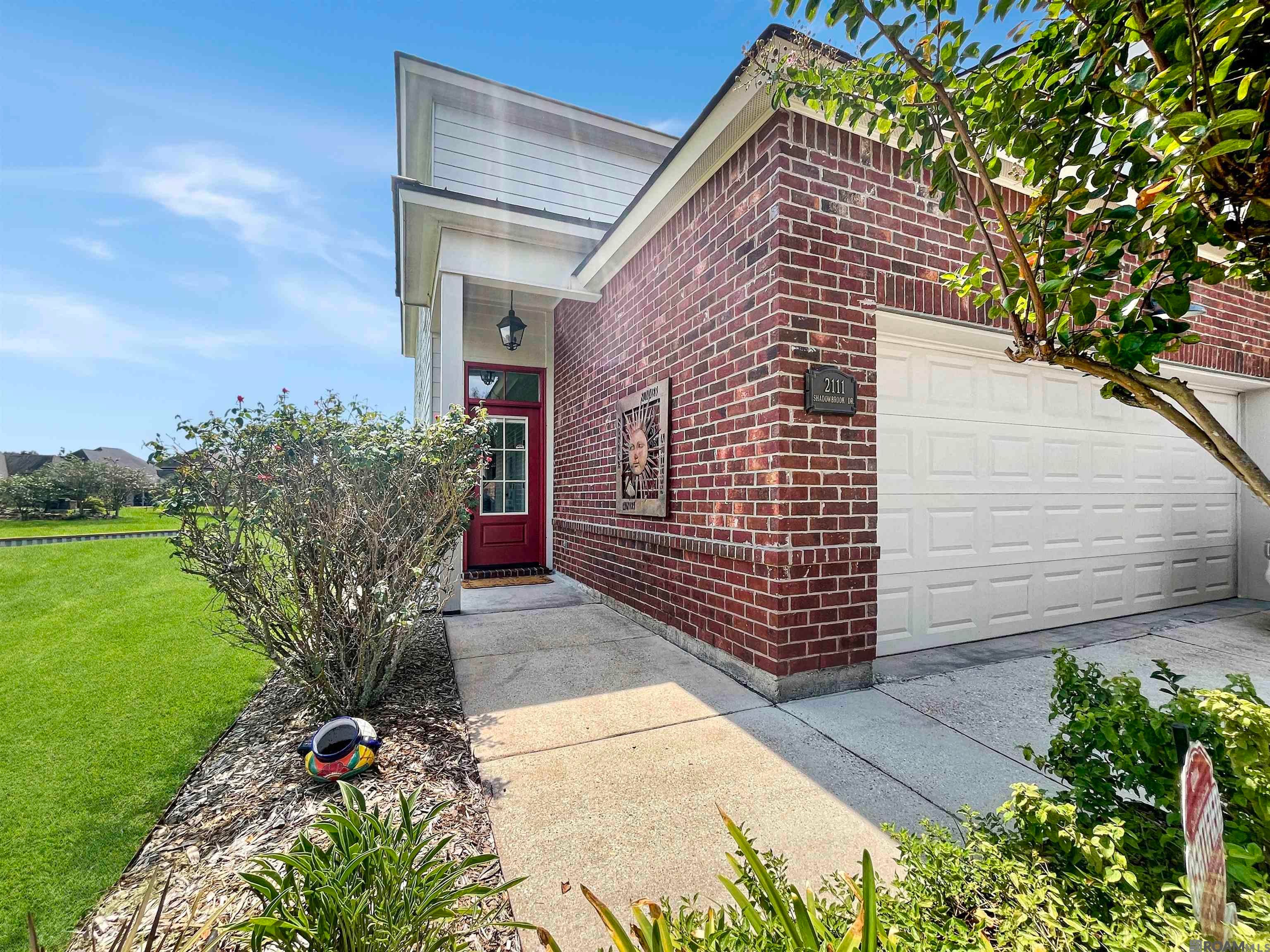 2111 Shadowbrook Dr — photo
