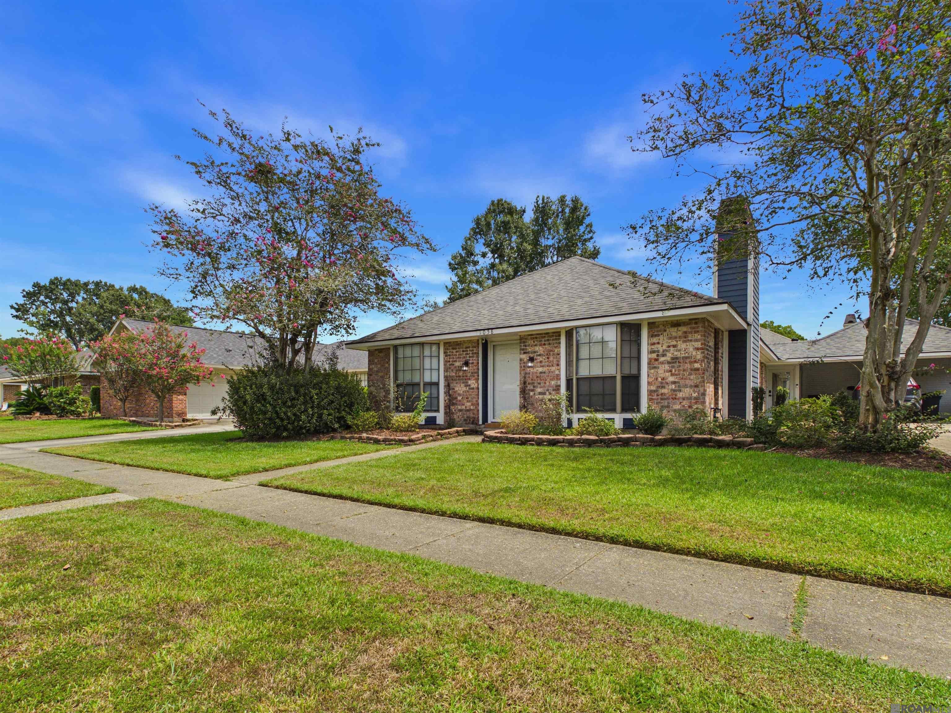 1058 Bullrush Dr — photo