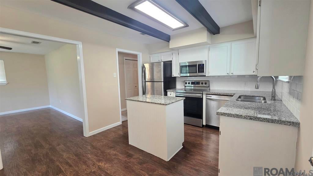 1047 Arcadia Dr — photo