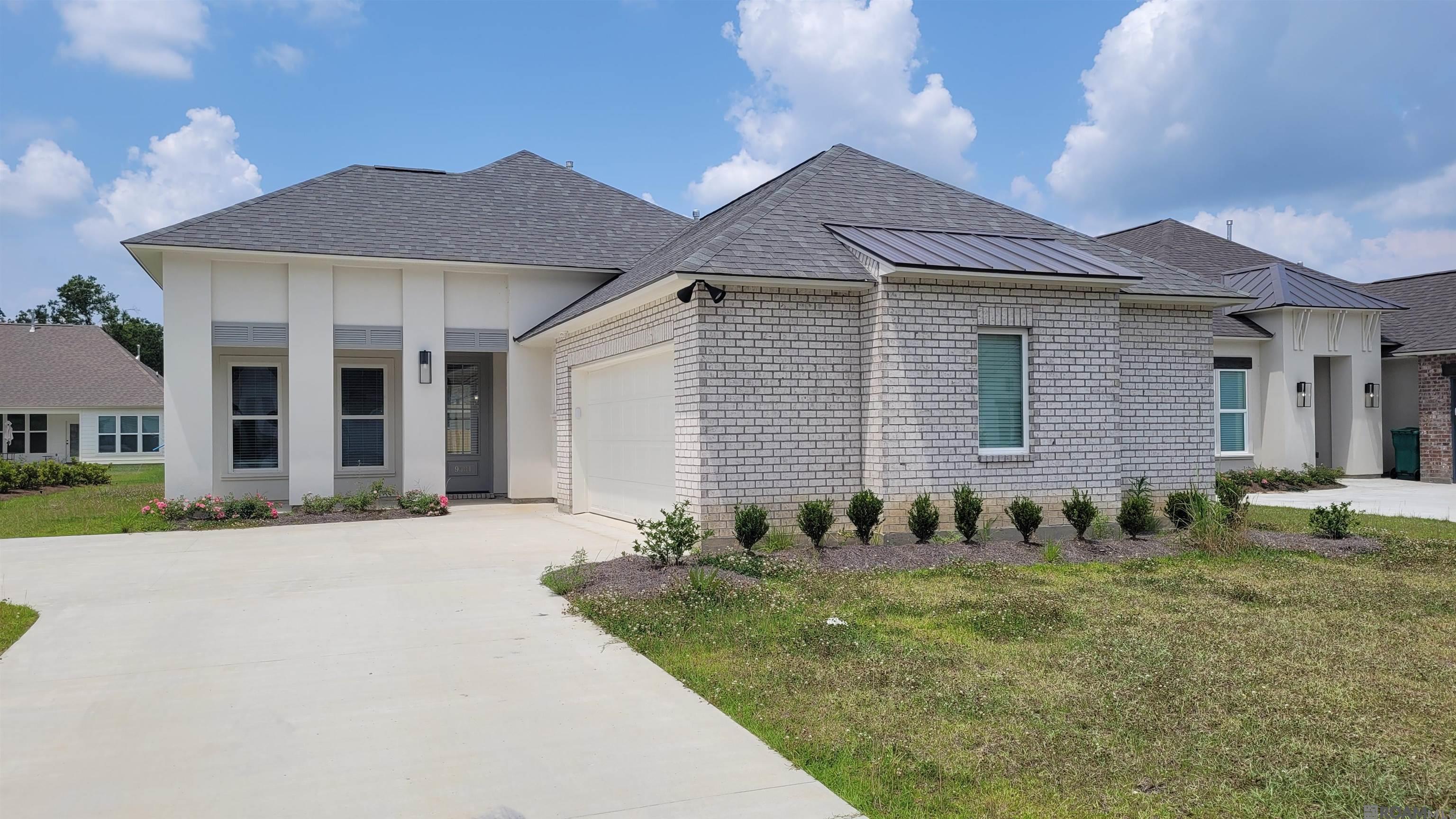 9581 South Creek Dr — photo