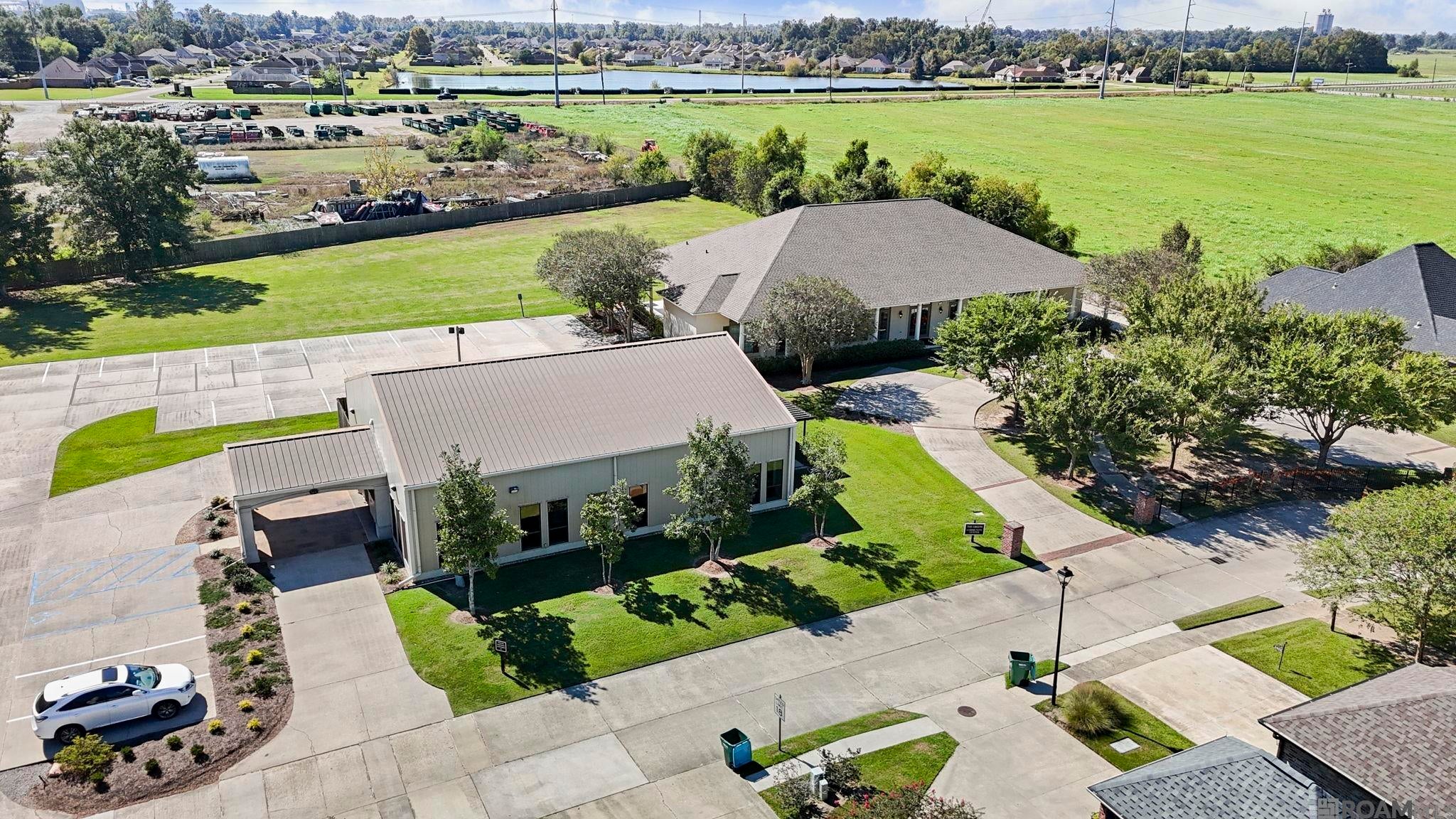 5324 Courtyard Dr — photo