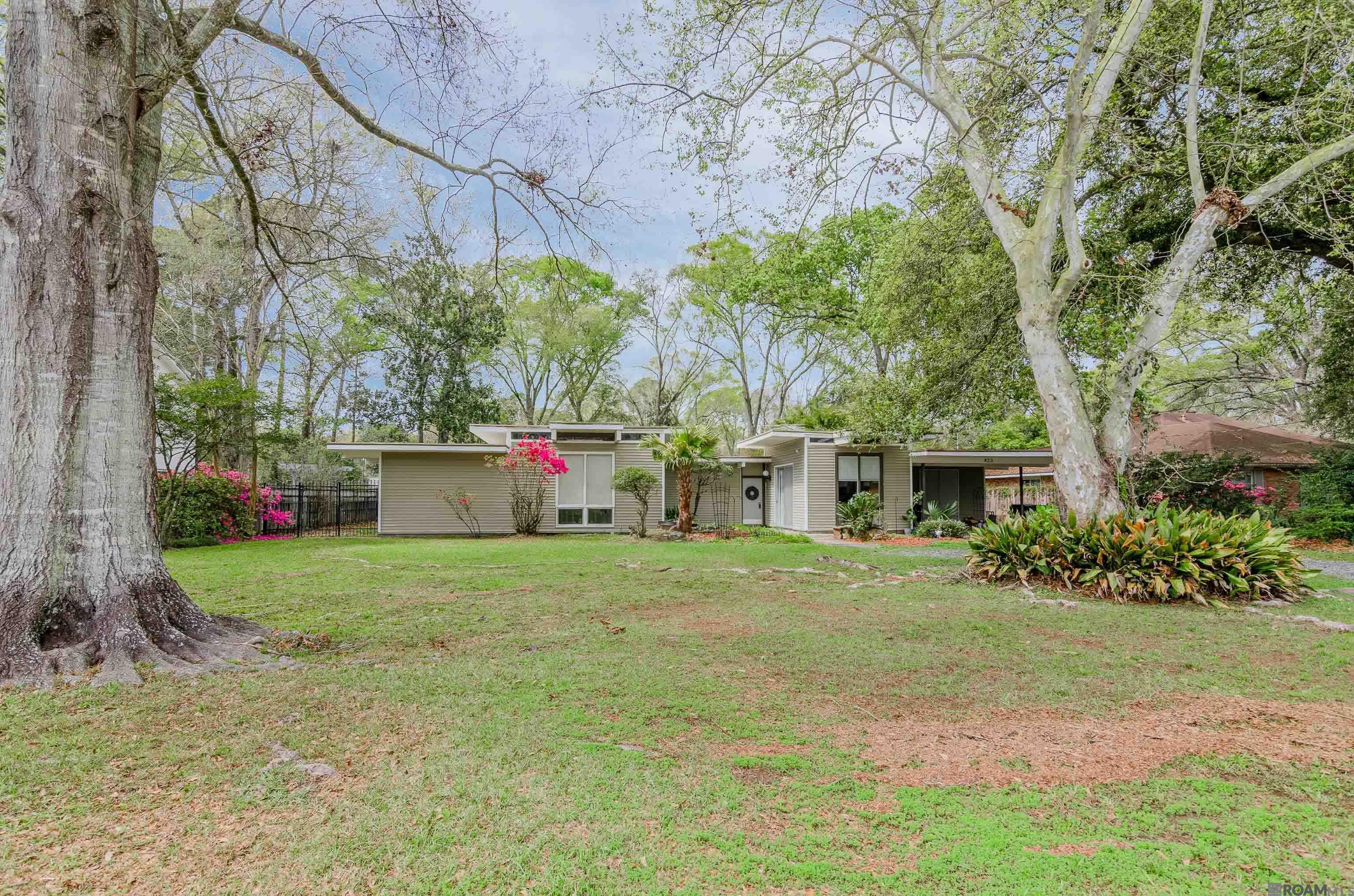 423 Castle Kirk Dr — photo