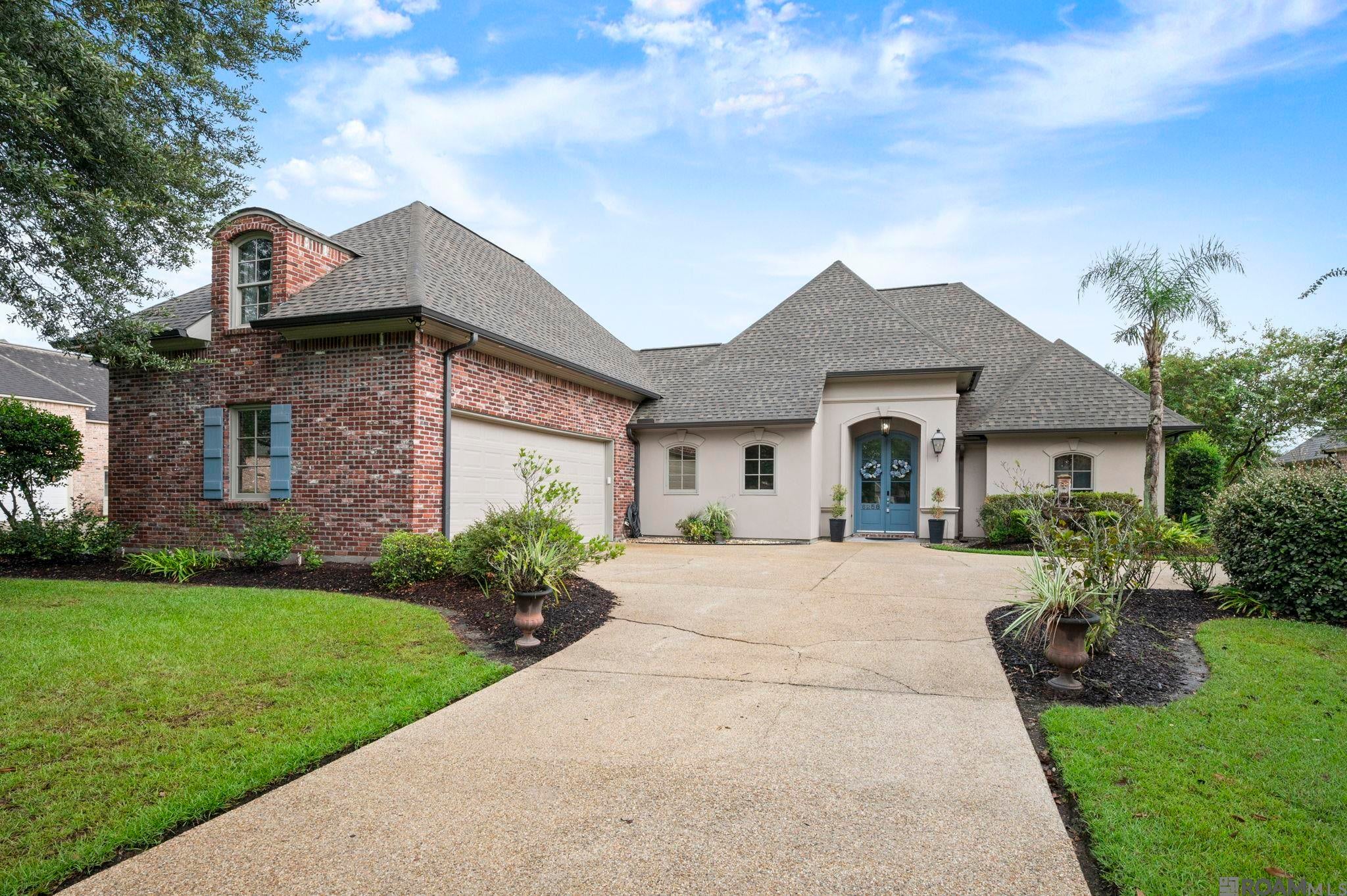 6258 Tezcuco Ct — photo