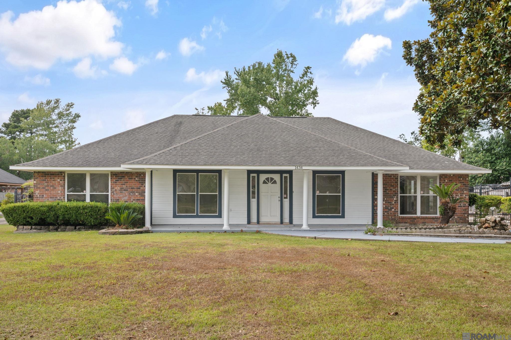 1434 Charing Cross Dr — photo