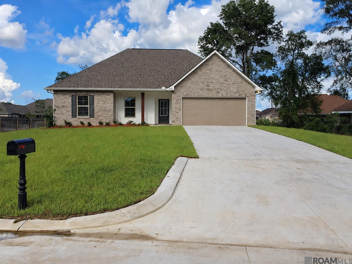 23668 Sweetbriar Ct — photo