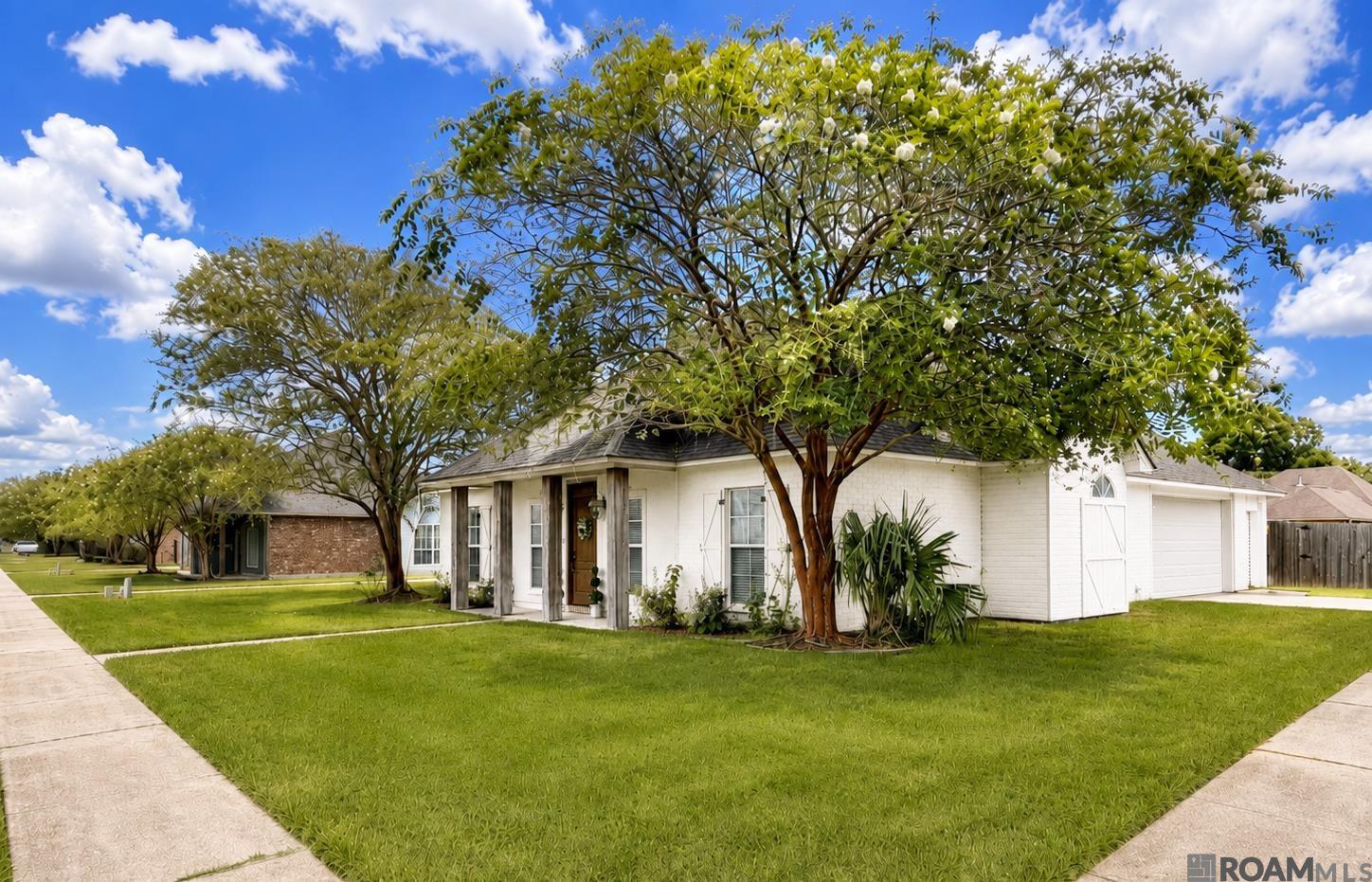 6406 Woodside Dr — photo
