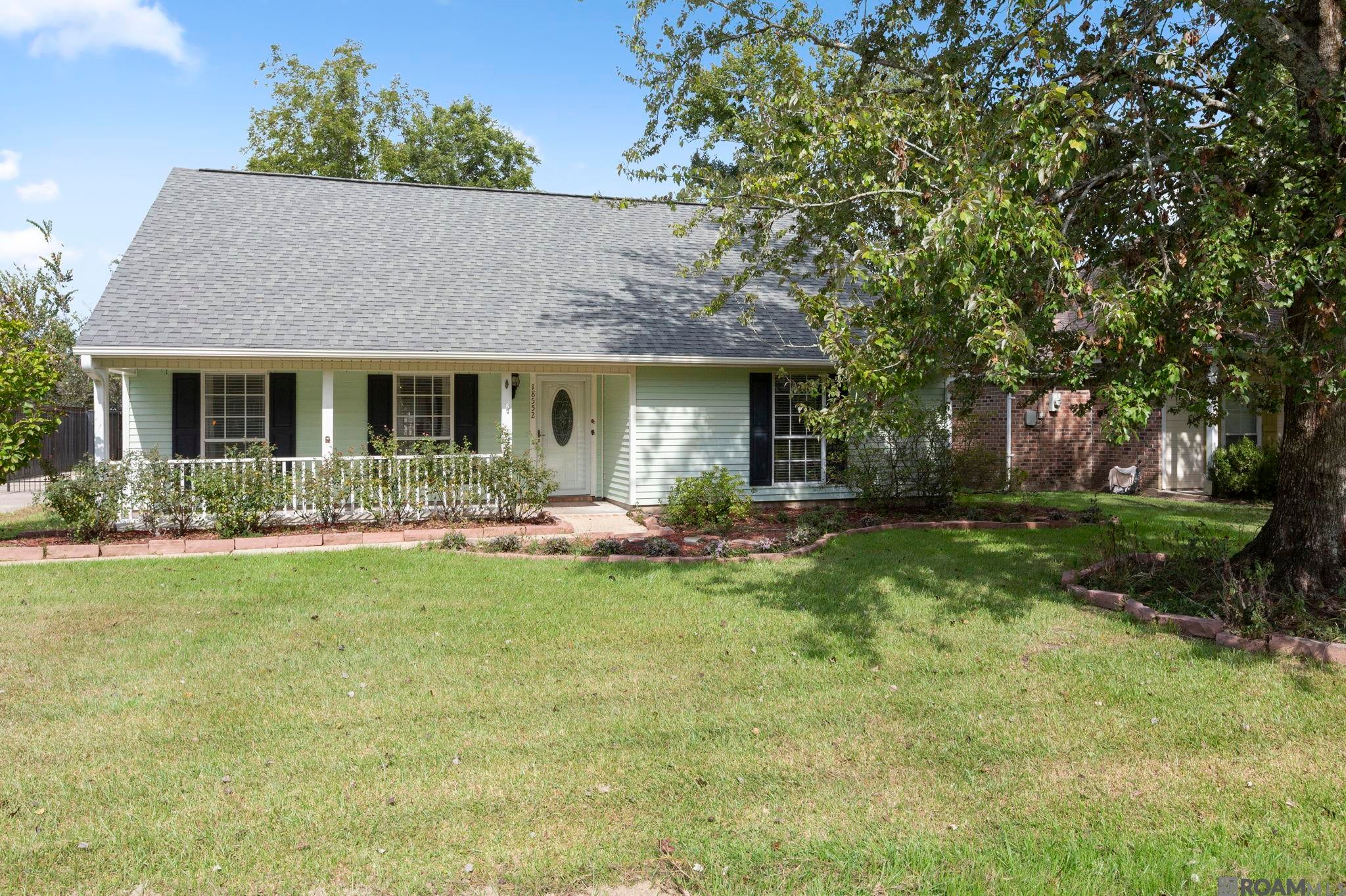 18552 Red Oak Dr — photo