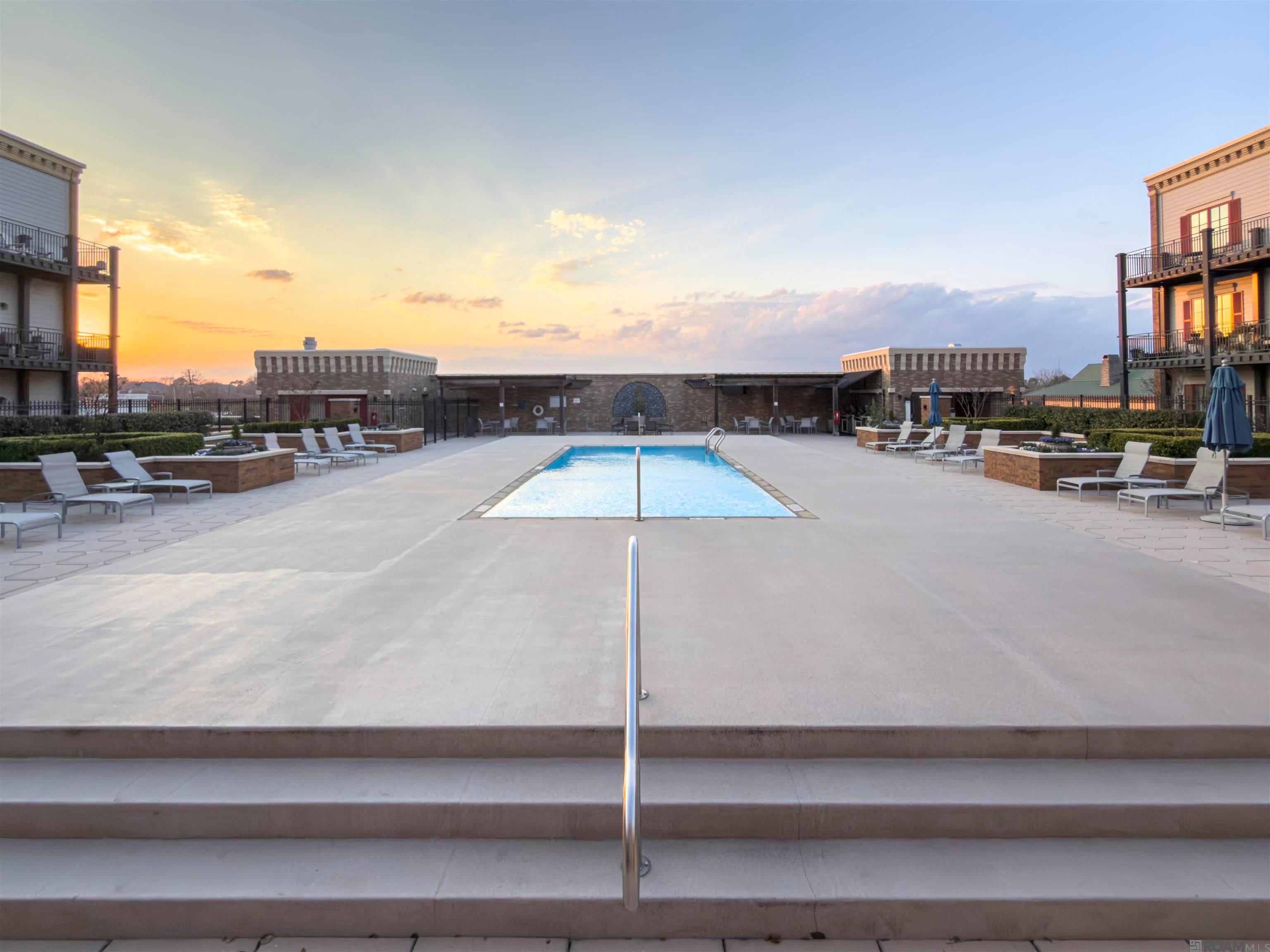 7707 Bluebonnet Blvd #425 — photo