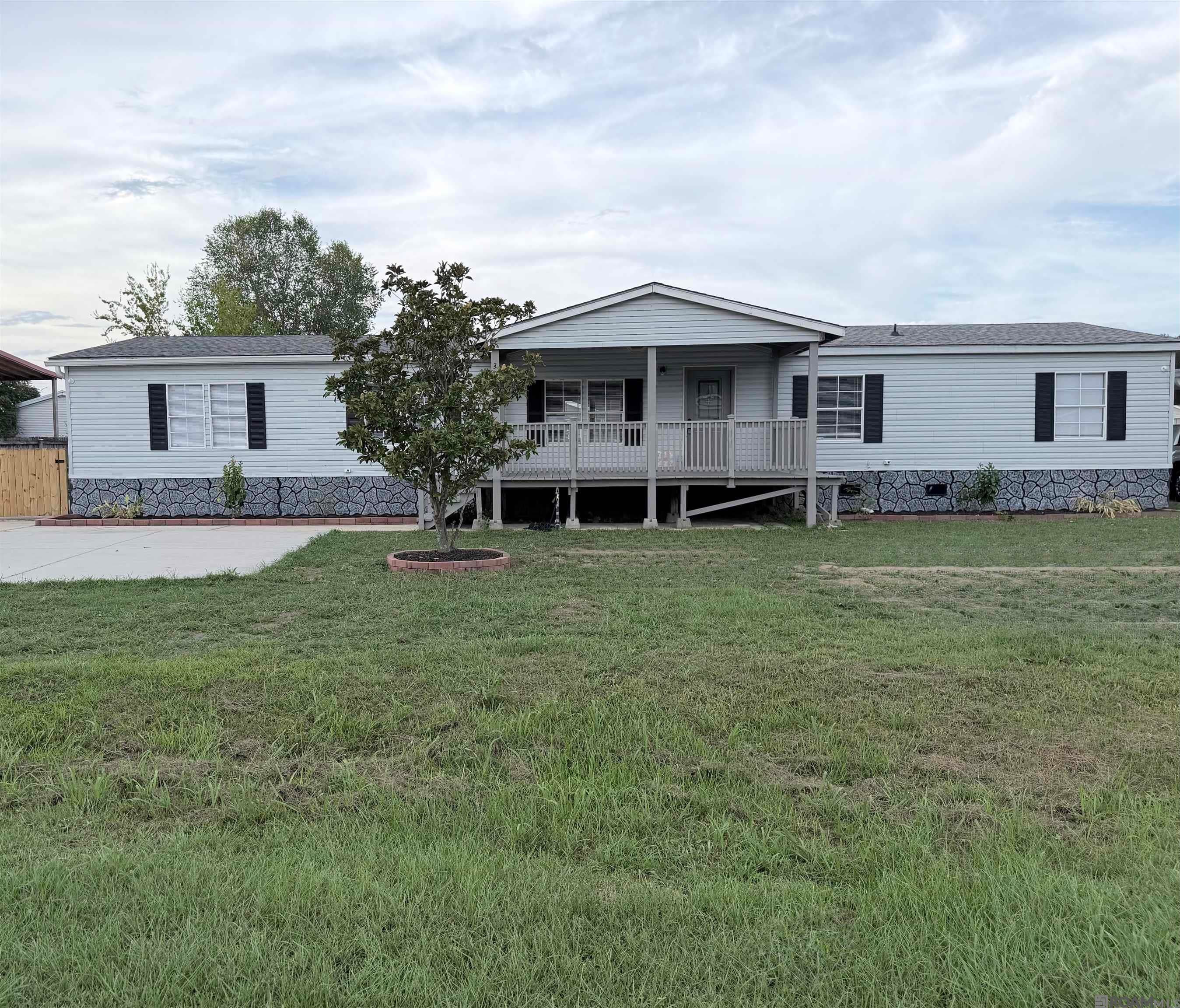 39036 Holly Hill Dr — photo