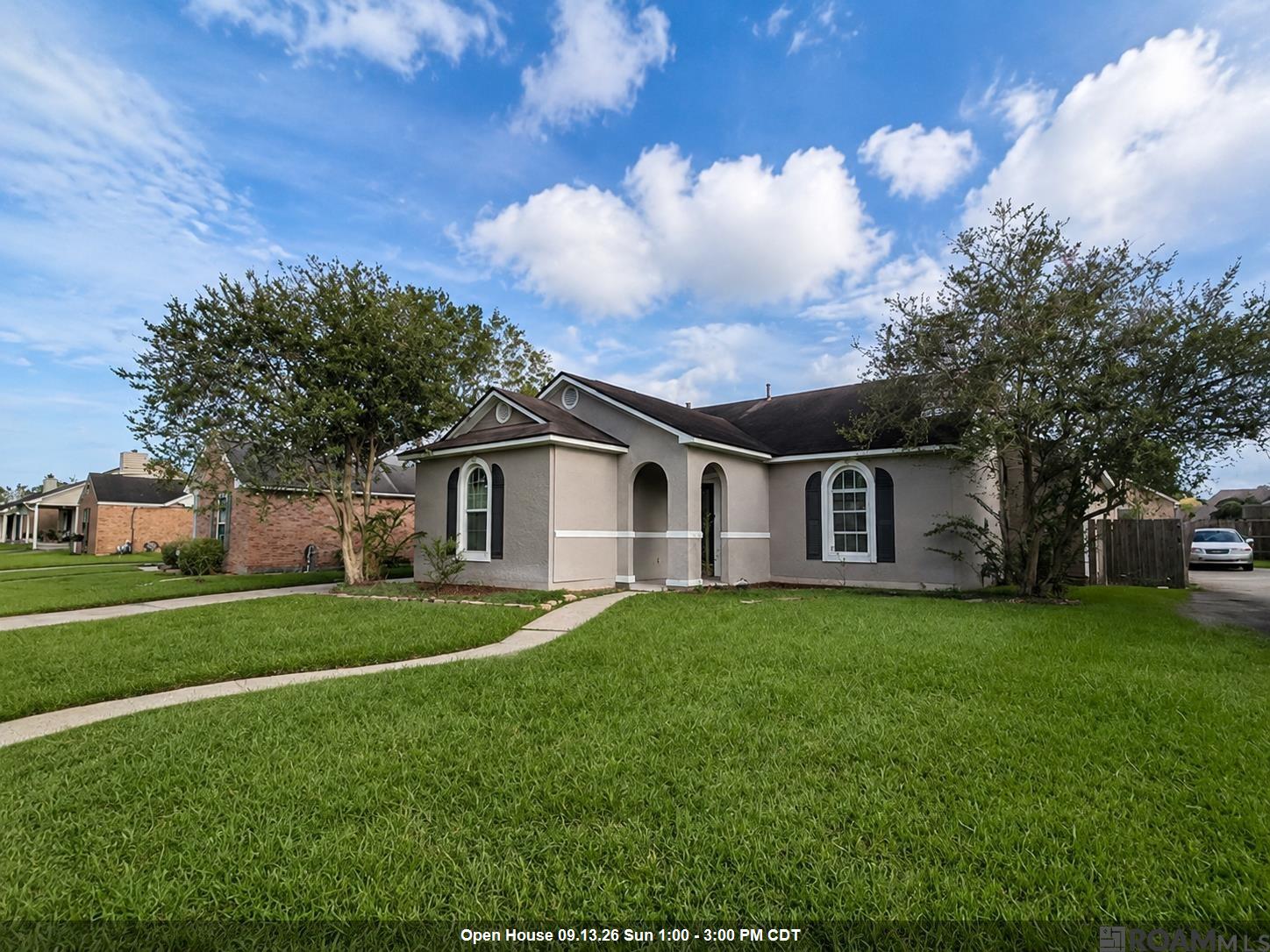 15430 Woodlore Dr — photo