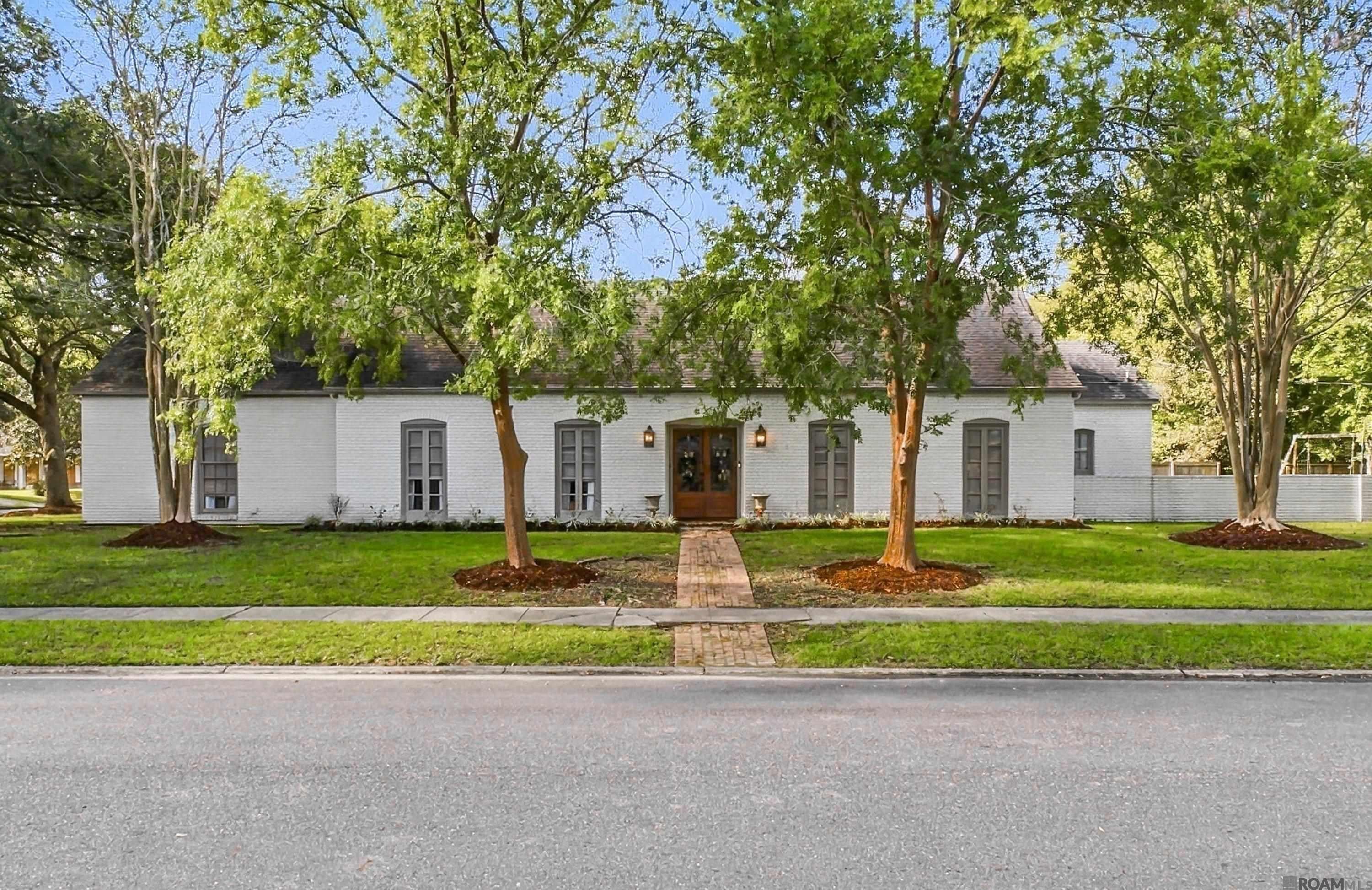12030 Chester Dr — photo