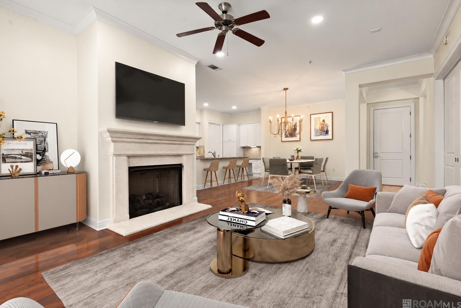 990 Stanford Ave #211 — photo