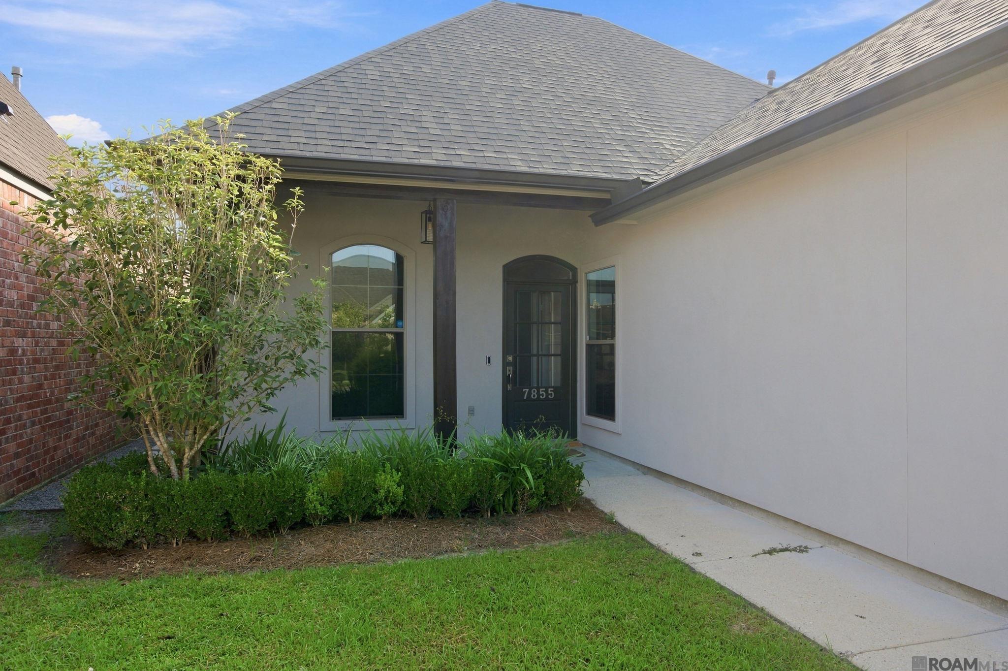 7855 Valencia Ct — photo
