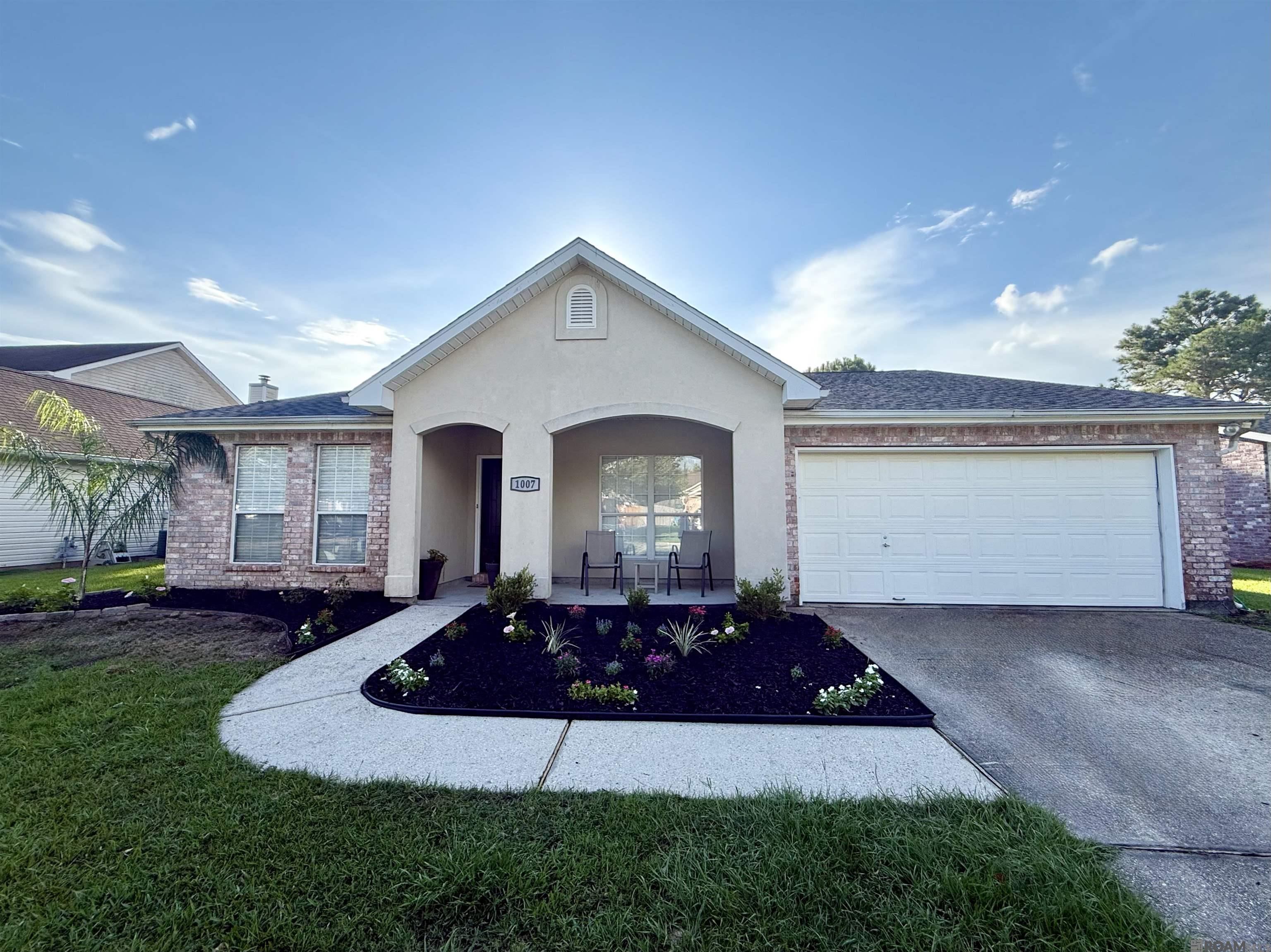 1007 Janette Court — photo