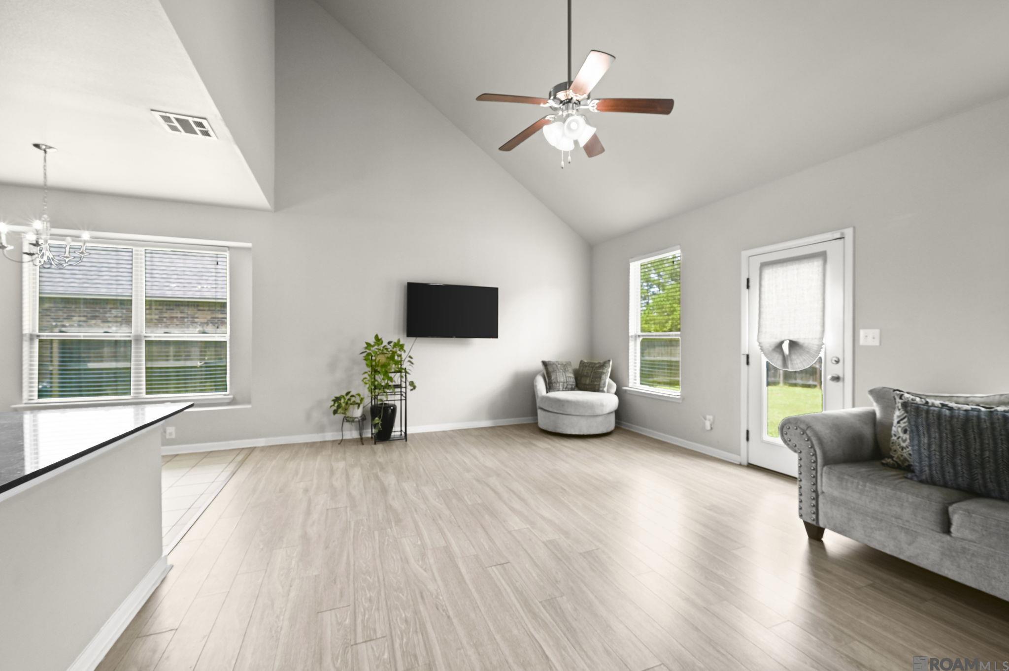 10709 Braves Ave — photo