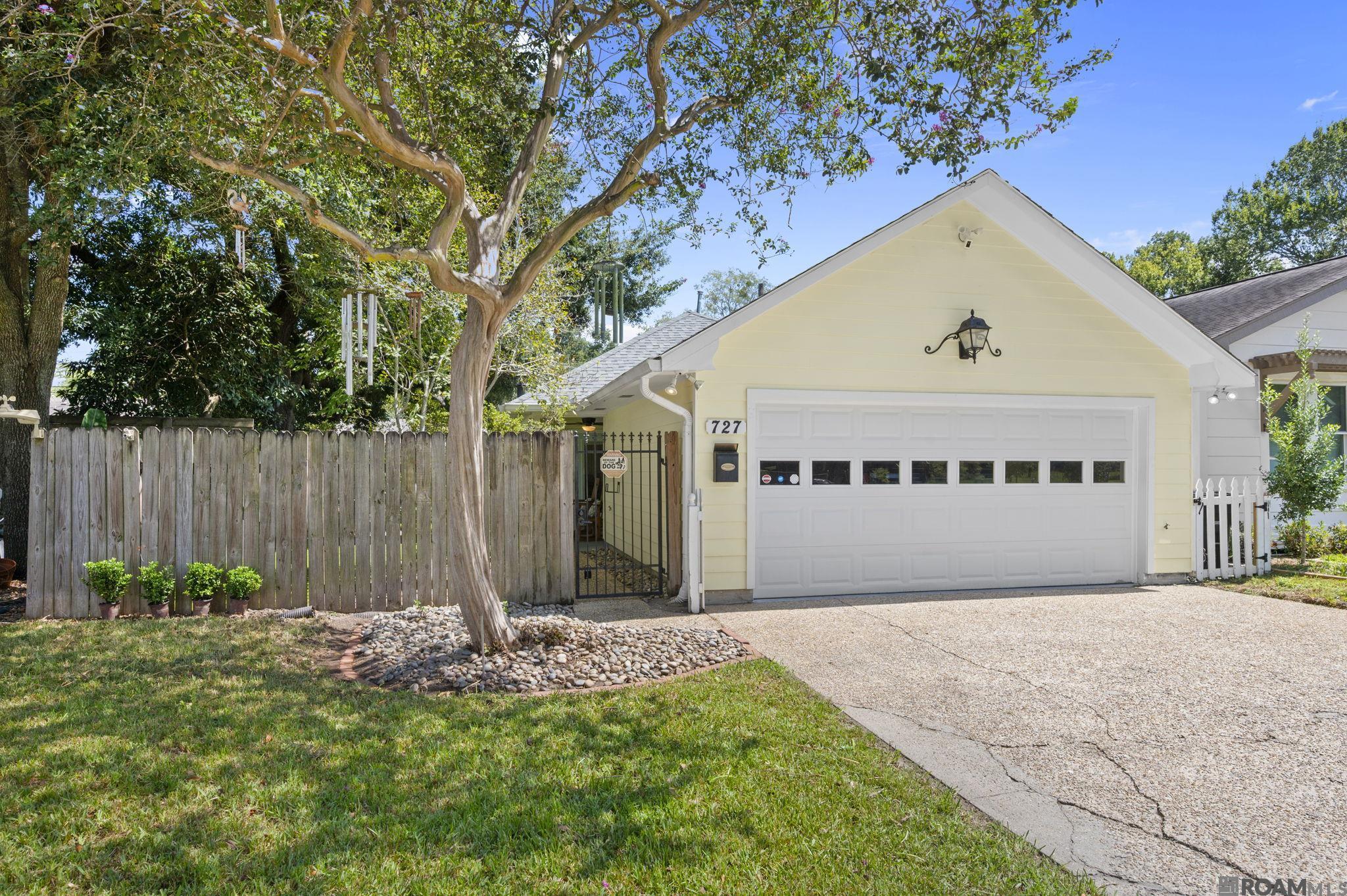 727 Florence St — photo
