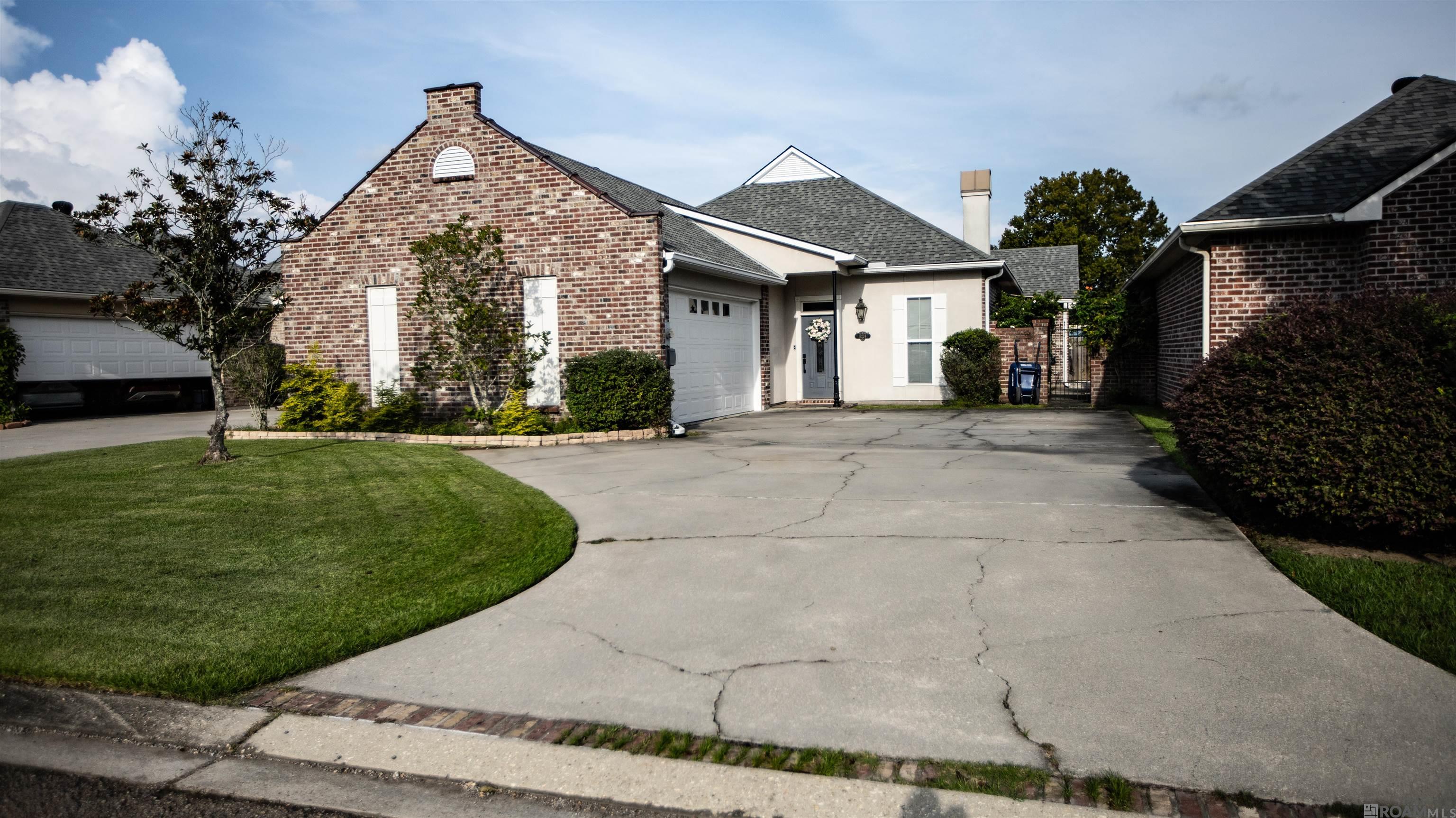 17224 Rue Village — photo