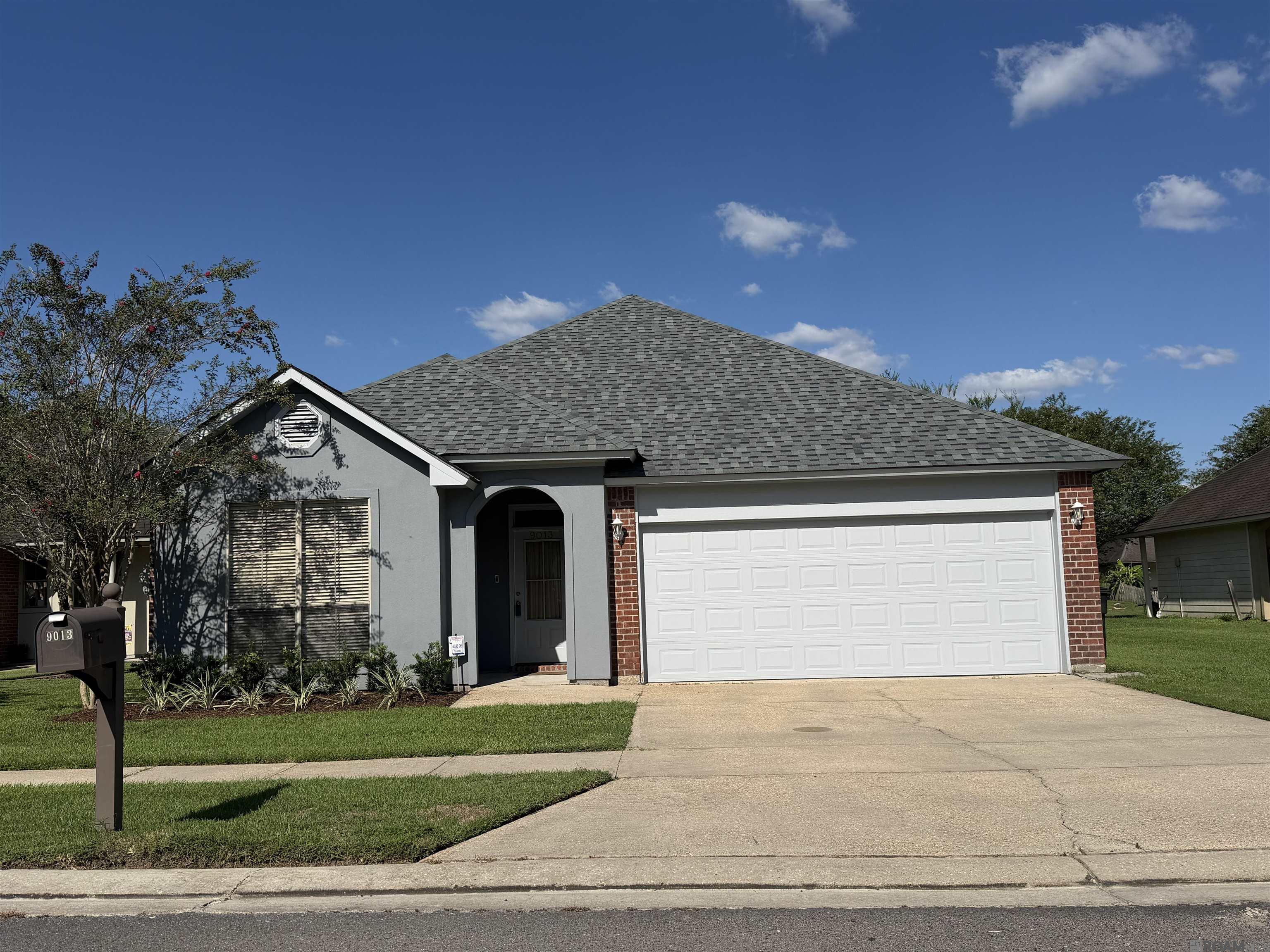 9013 Lag Tee Ct — photo