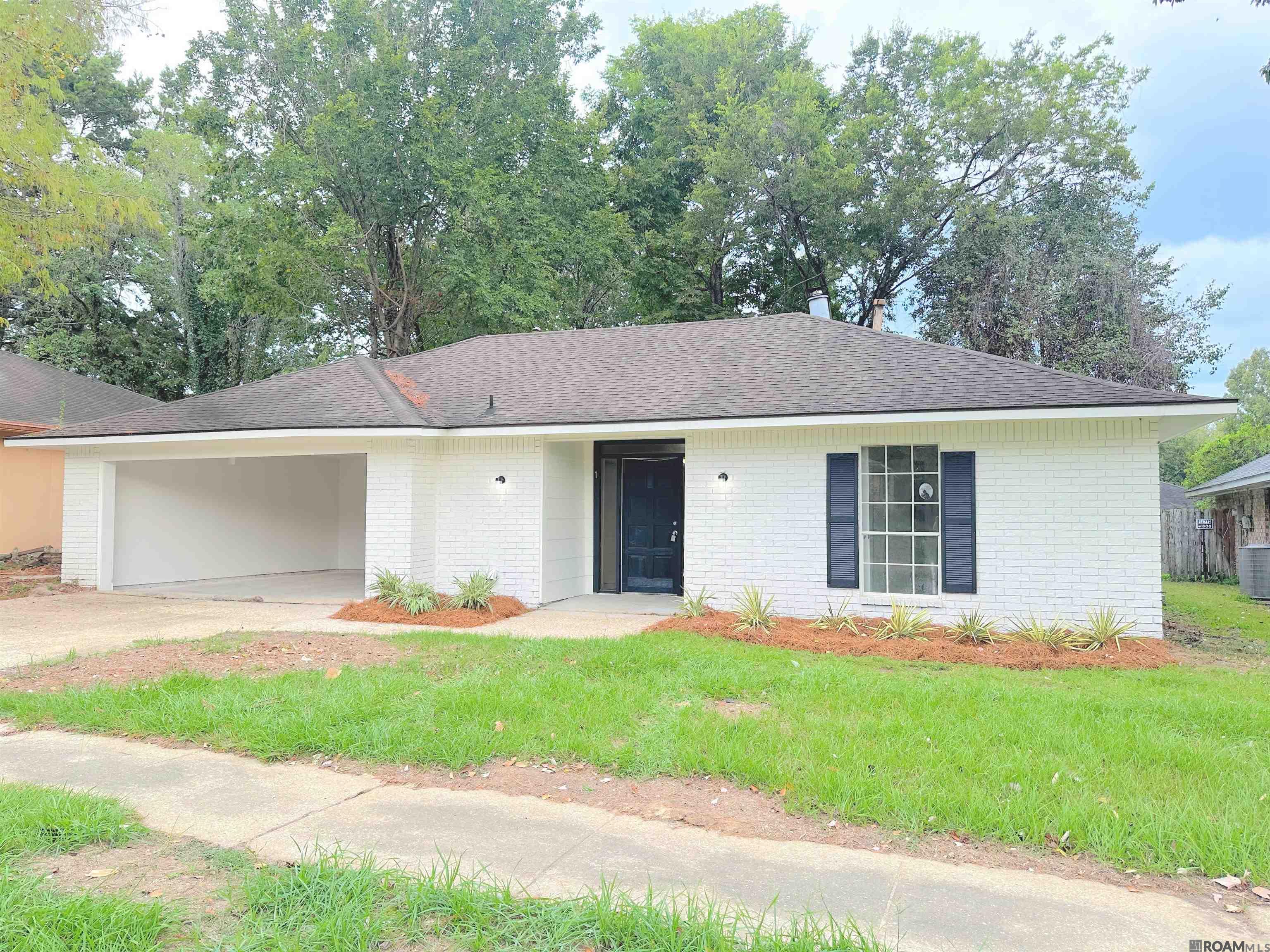 13834 Rampart Ct — photo