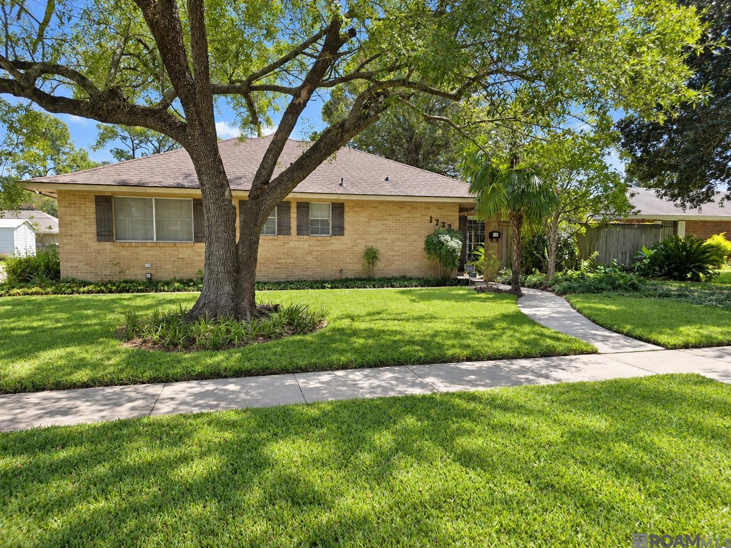 1783 Bellrose Dr — photo