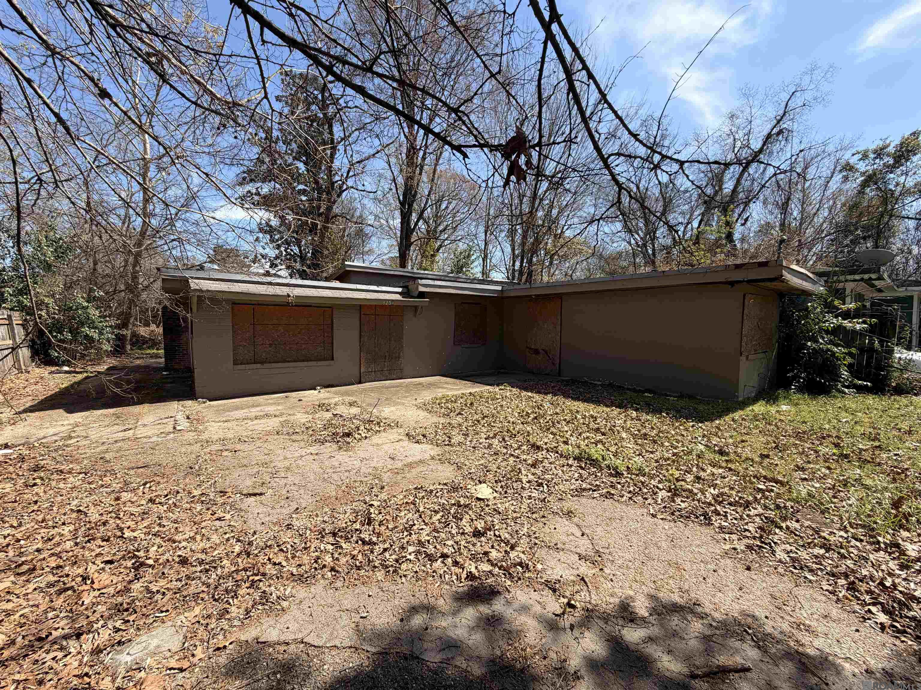 3250 Elm Dr — photo