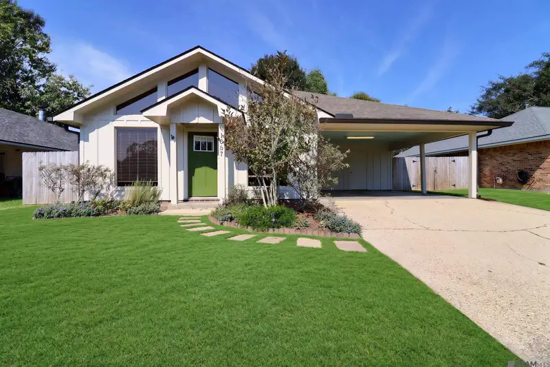 1057 Bullrush Dr — photo