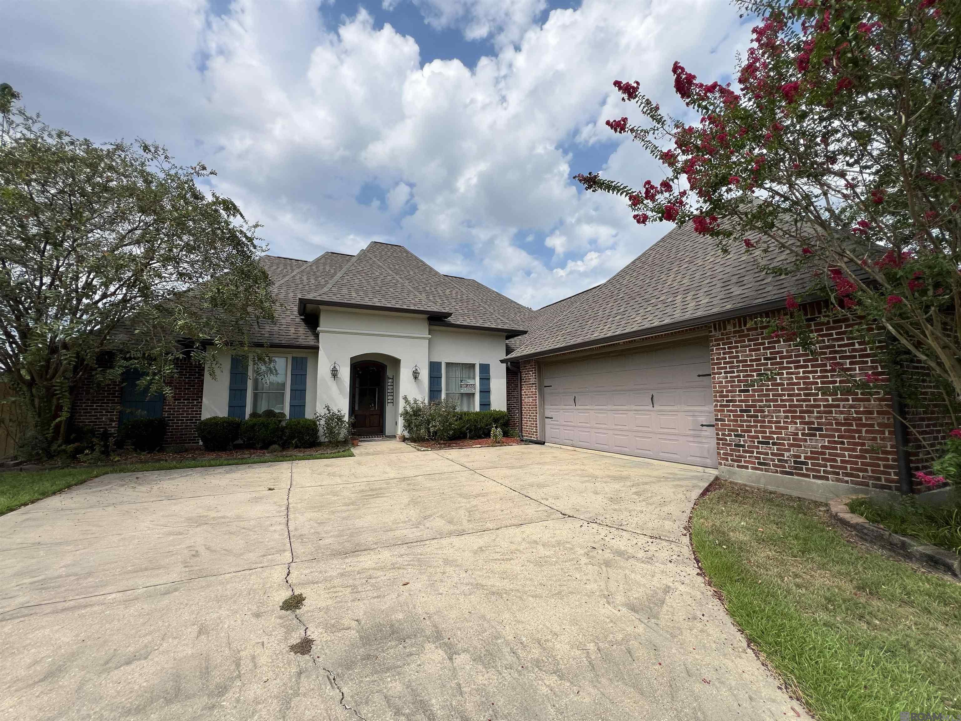 7335 Oakview Dr — photo