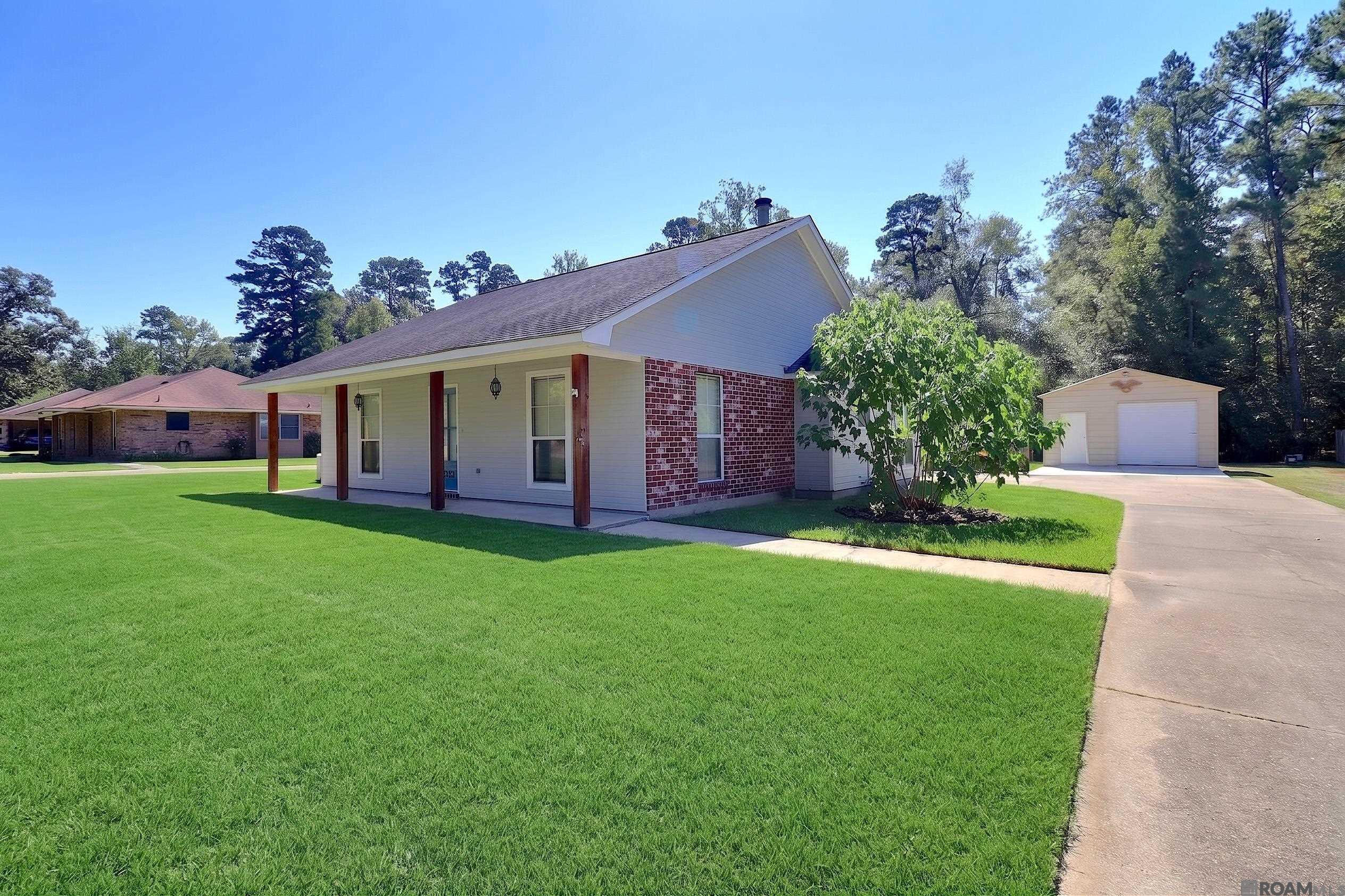 16336 Comanche Ave — photo