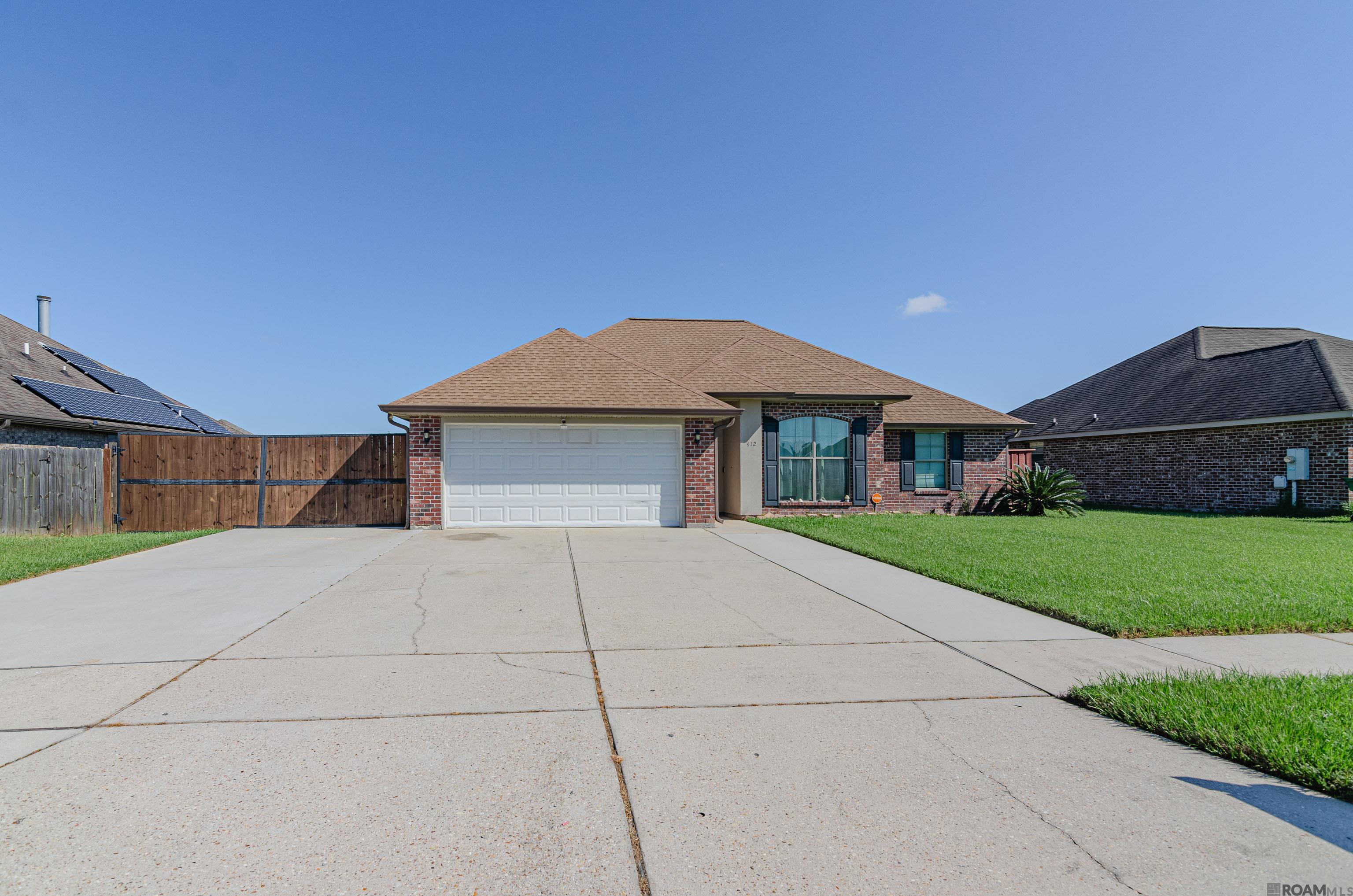 412 Cortez Dr — photo