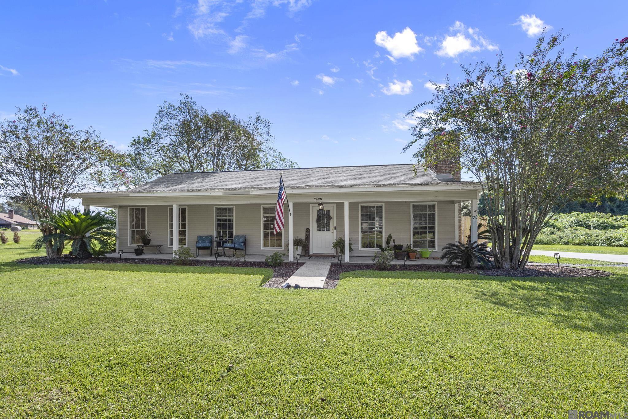 7426 Lazy Ln — photo
