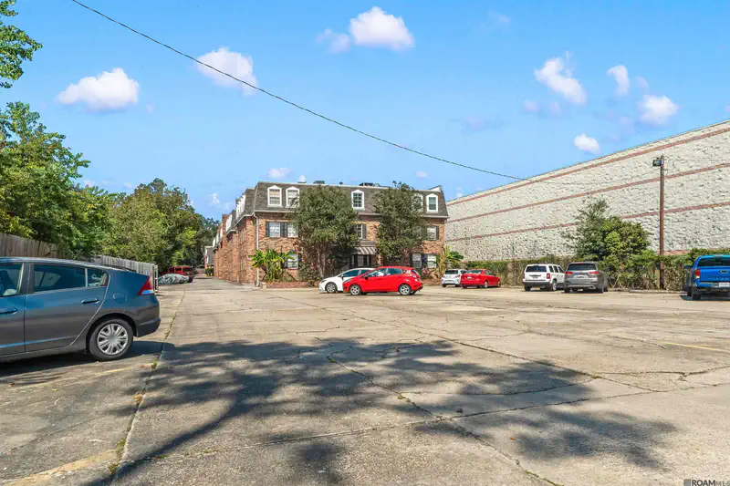 4735 Government St #322 — photo