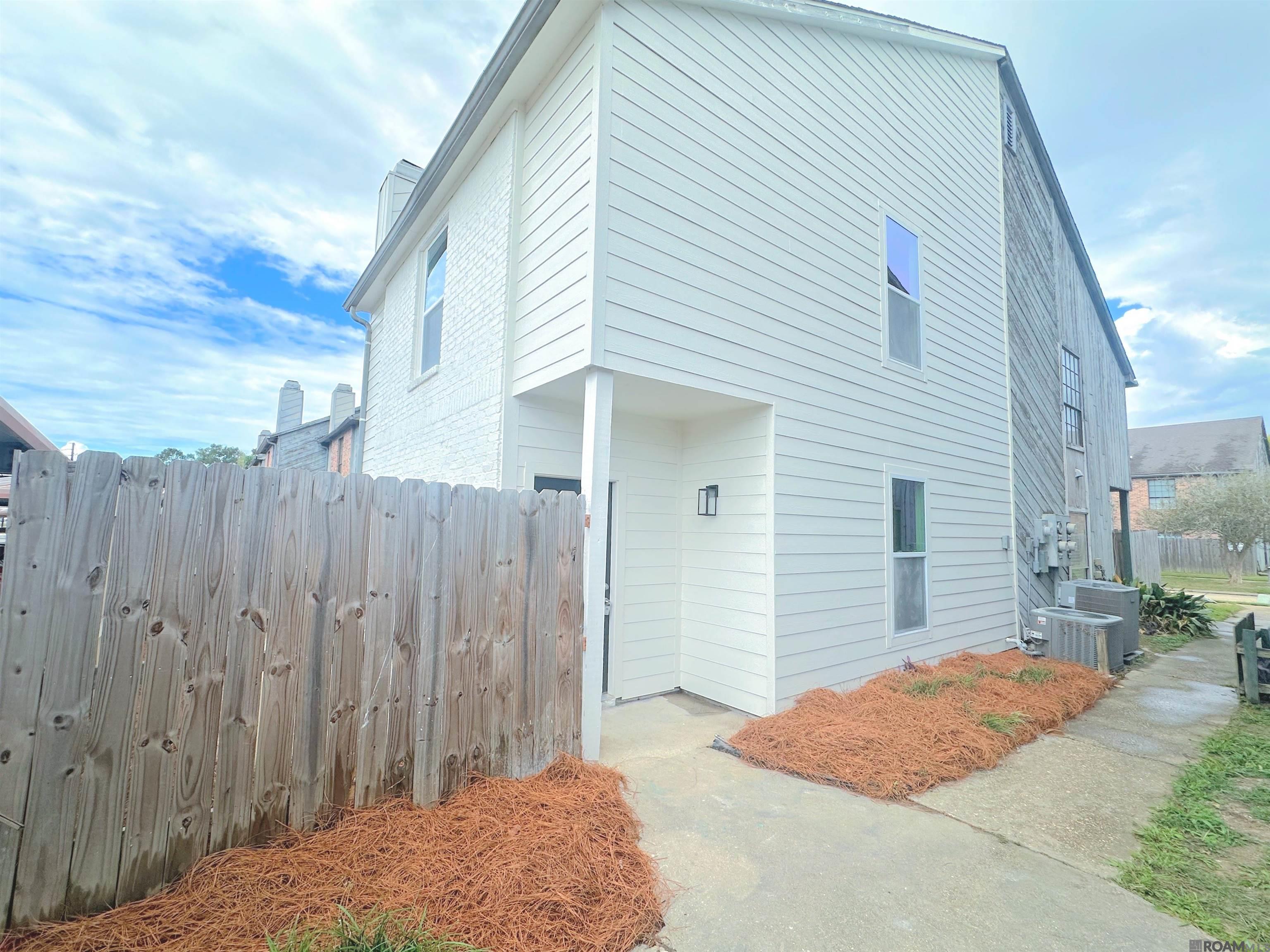 13714 Kenner Ave Unit C — photo