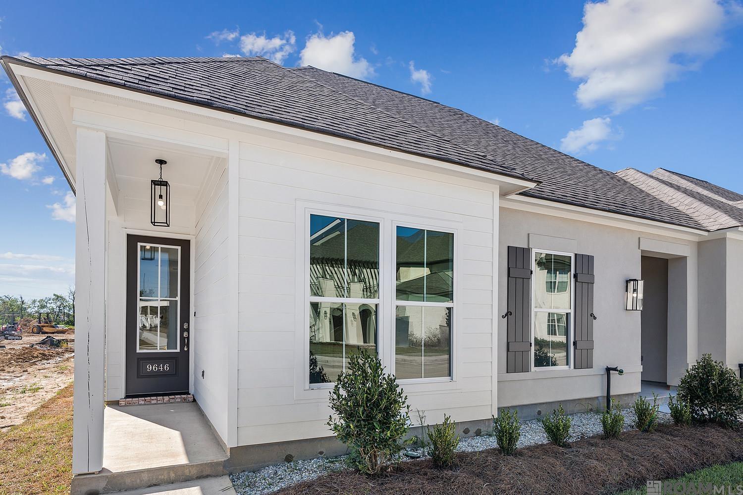 9646 Creekview Dr — photo