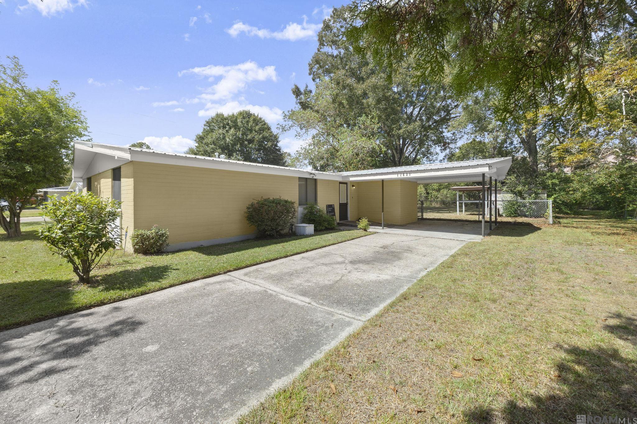 11631 Biscayne Dr — photo