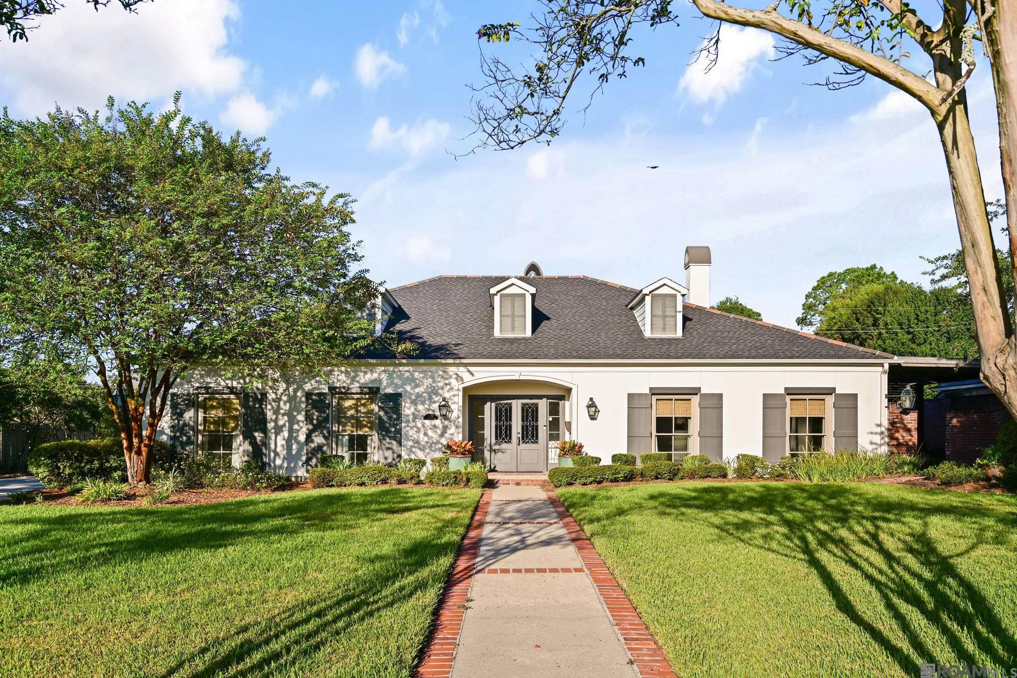 3236 Gilbert Dr — photo