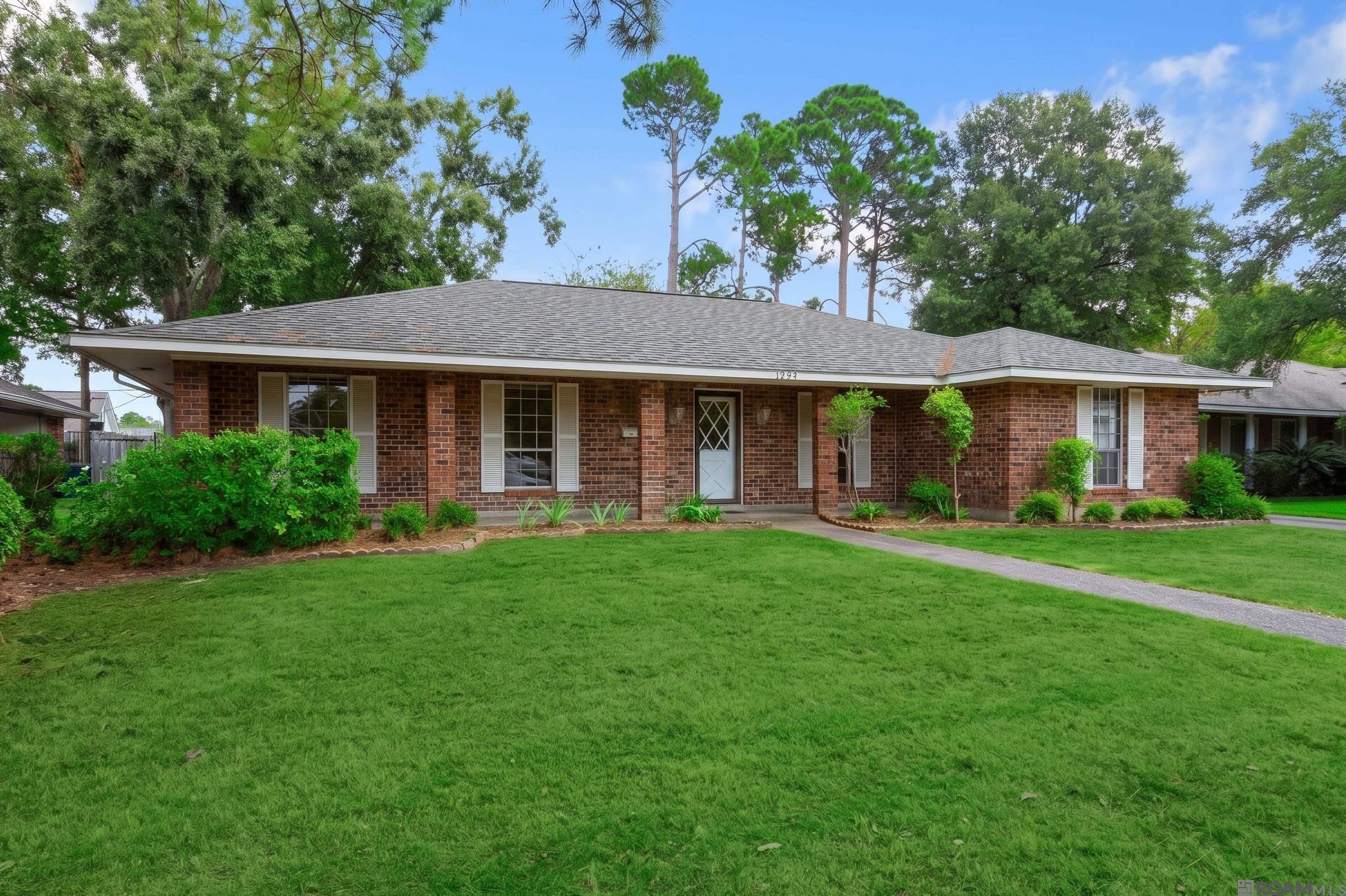 1635 Mcmichael Dr — photo