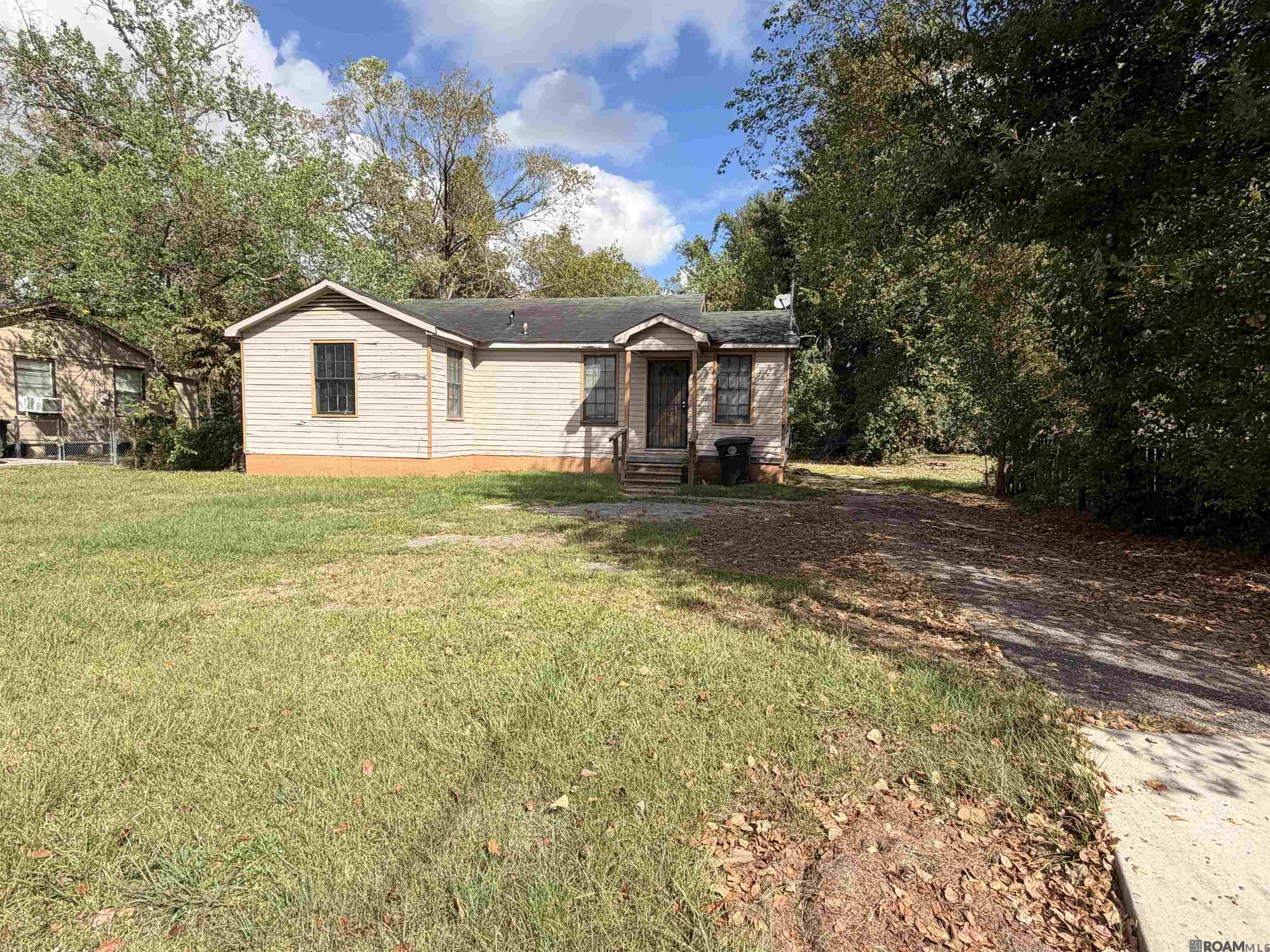 4615 Glen Oaks Dr — photo