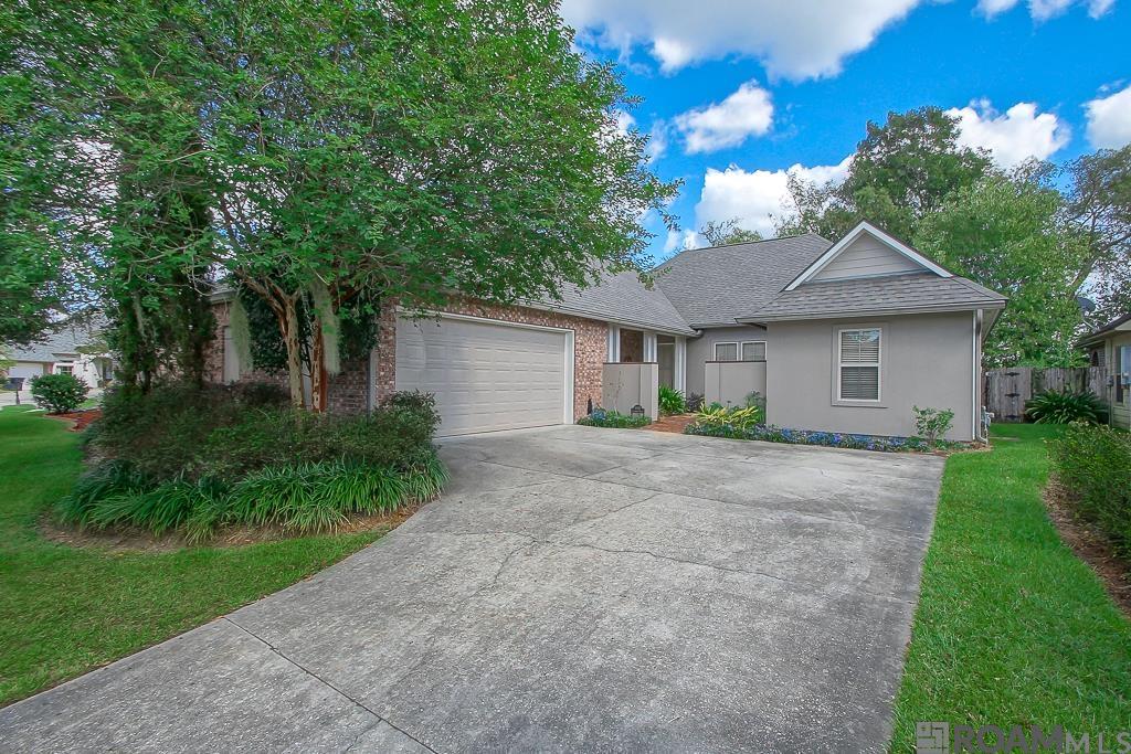 10838 Hillbrook Ave — photo