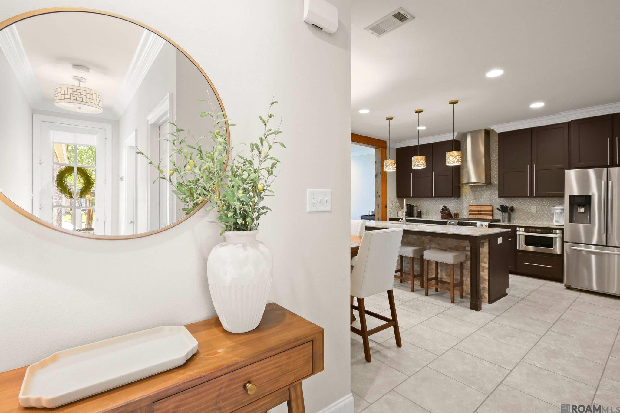 7927 Valencia Ct — photo
