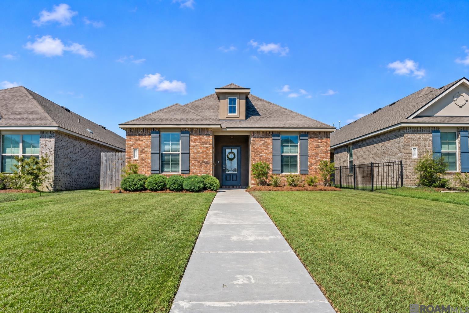 1110 Foxtail Dr — photo