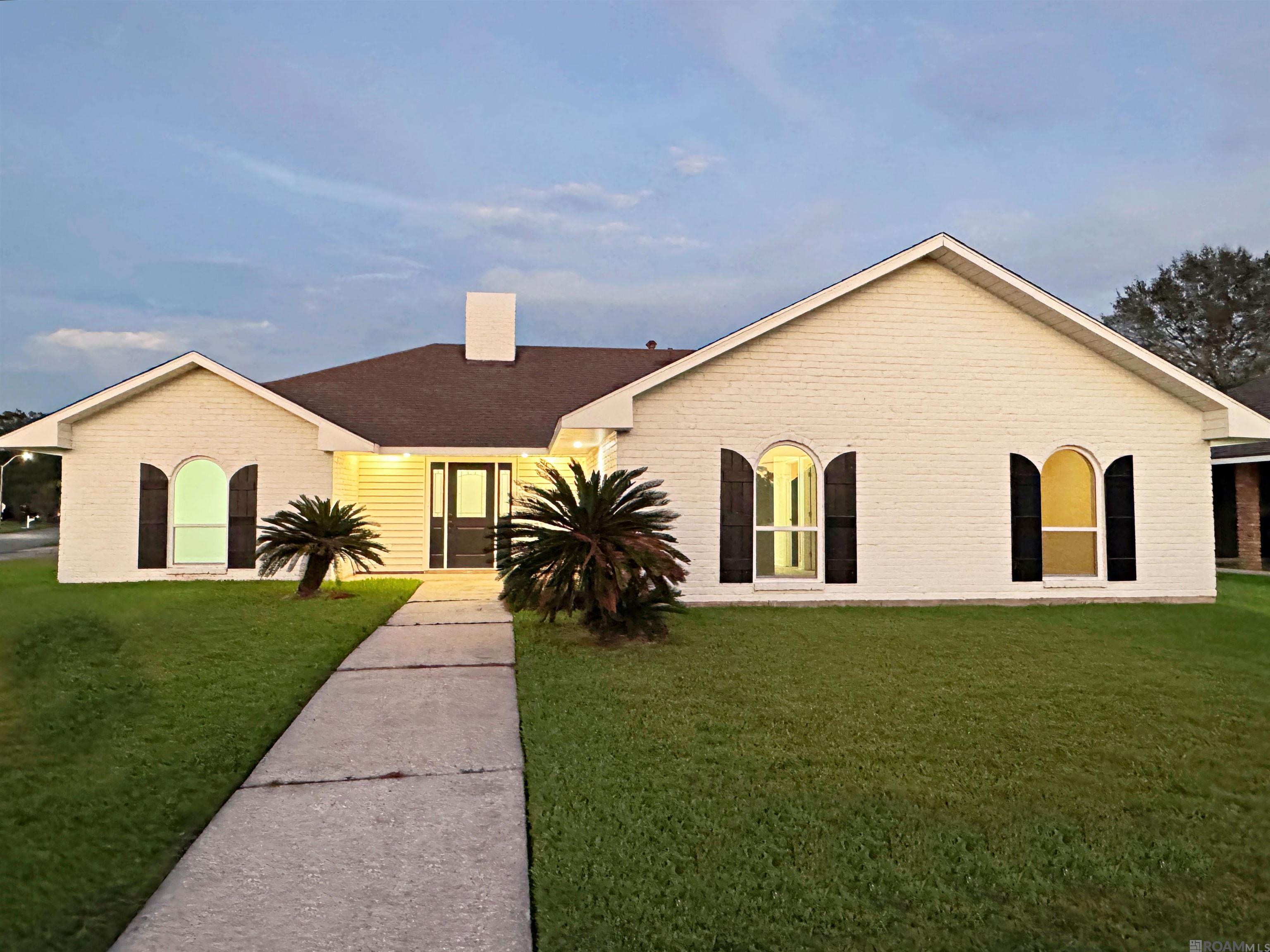 3578 Pipestone Dr — photo