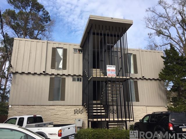 561 E State St #2 — photo